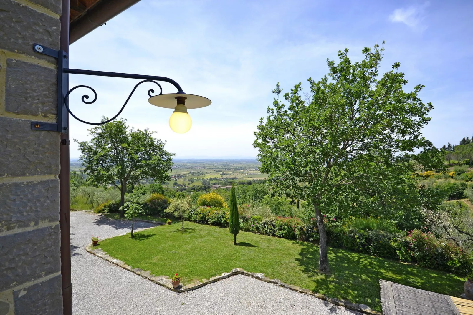 Villa Palazzone-Gardens summer