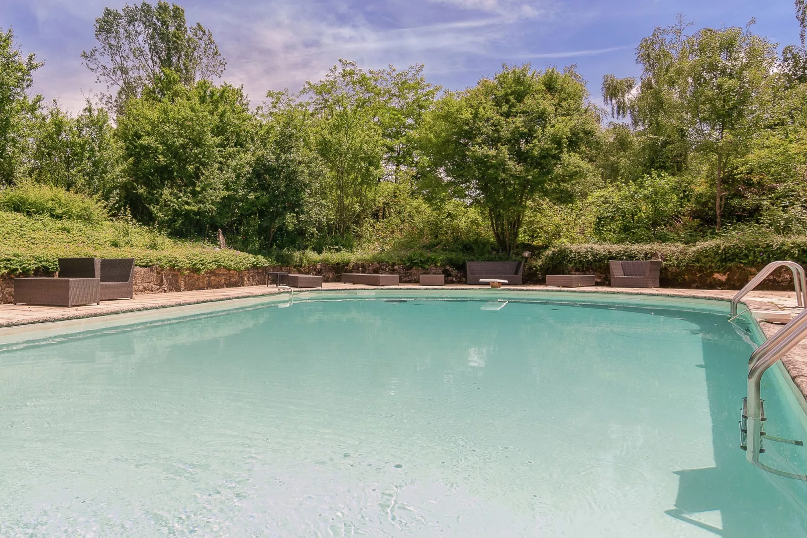 La Chaumière Deux-Pool