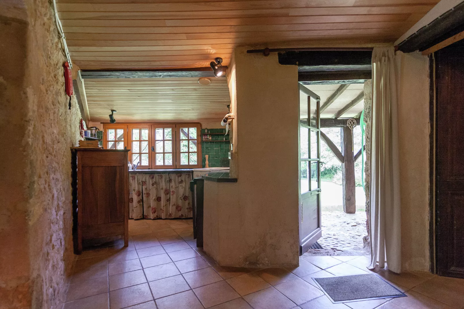 La Chaumière Deux-Kitchen