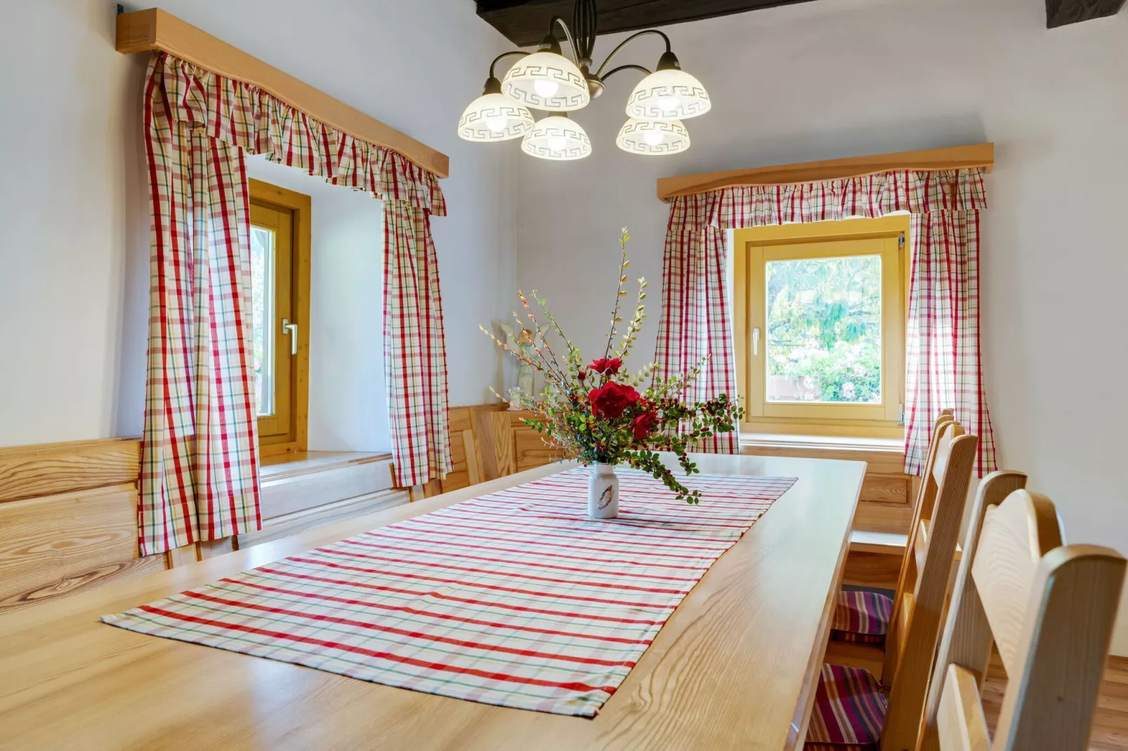 Zois Hütte-Dining room