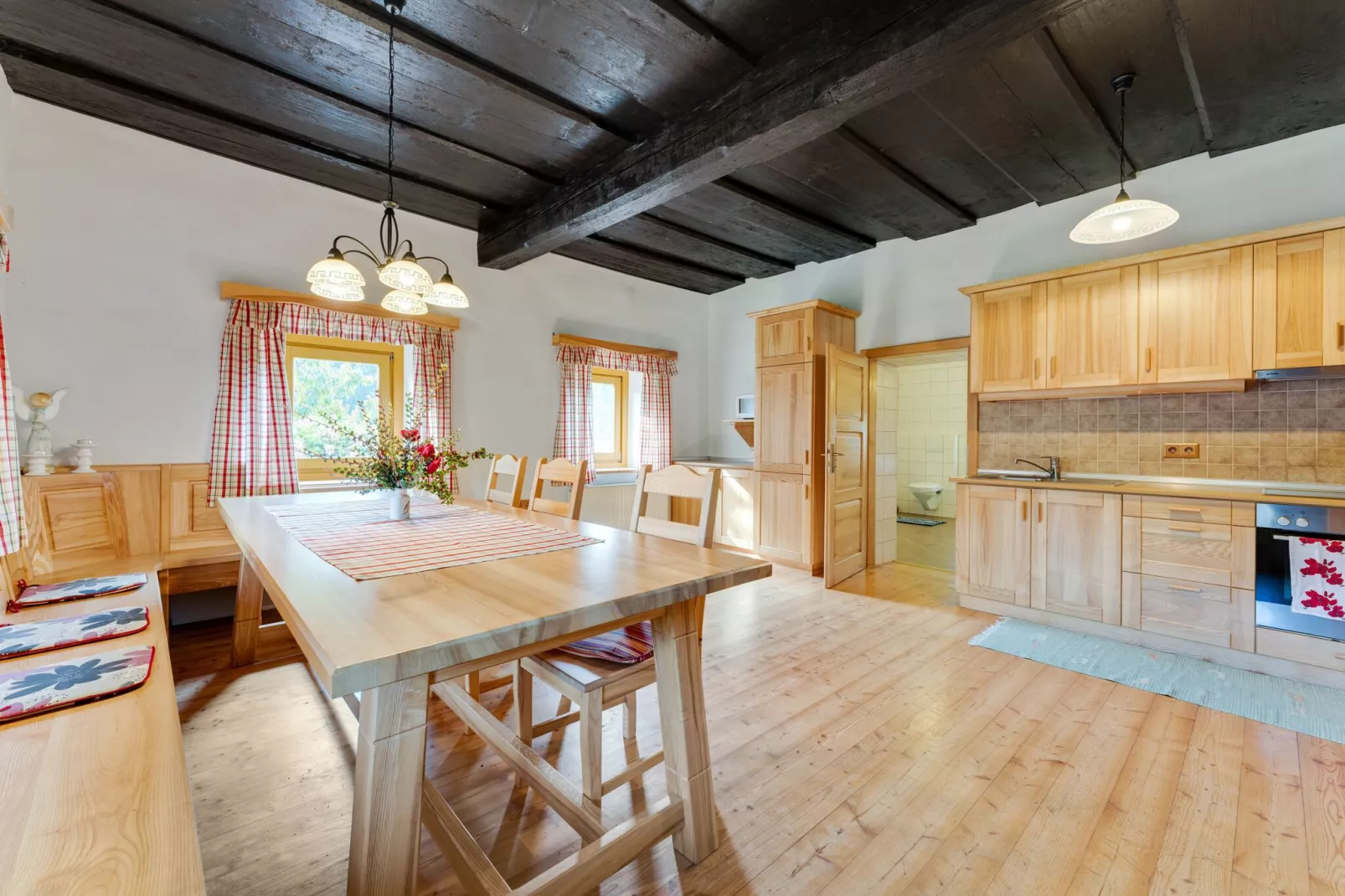 Zois Hütte-Dining room