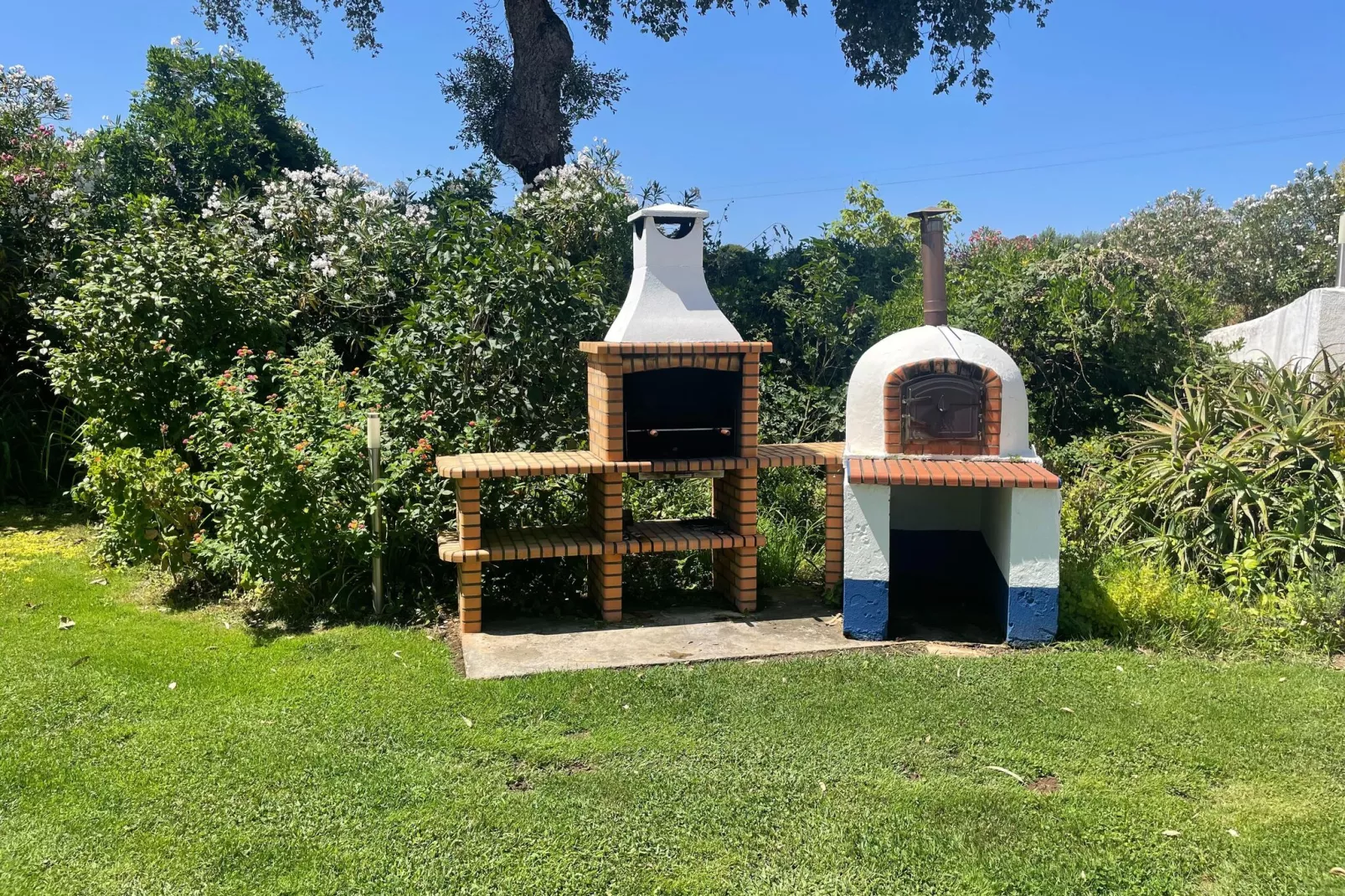 Casa das Flores-Gardens summer