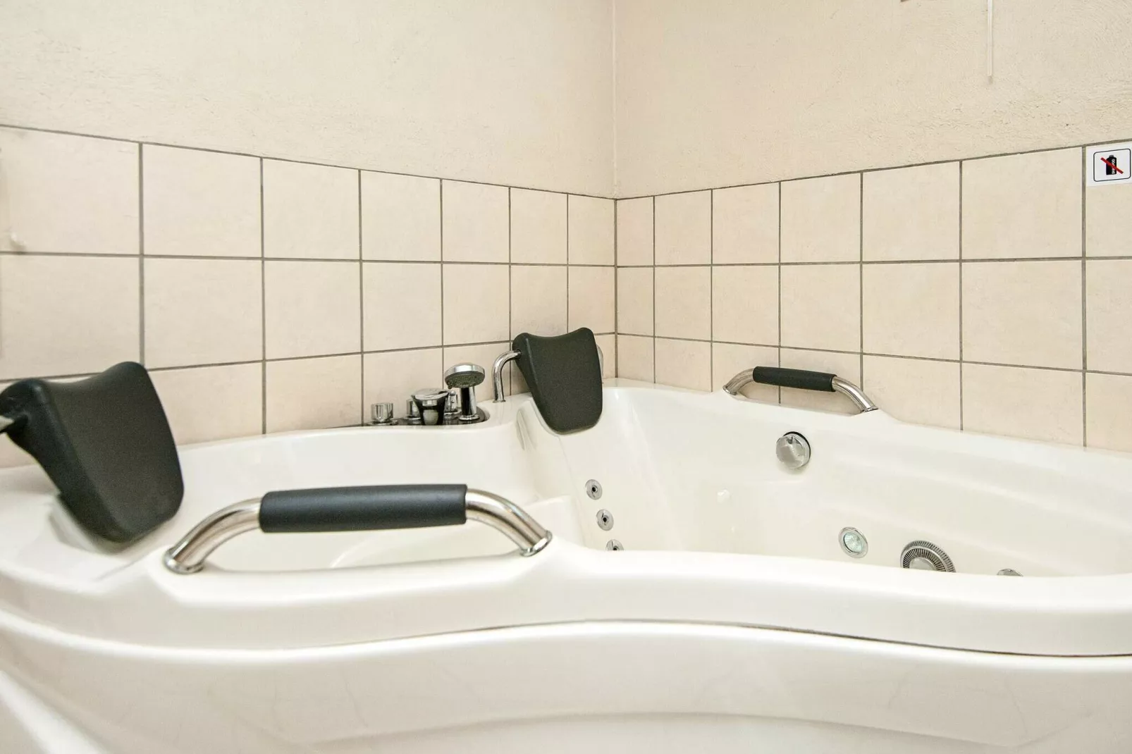 Ruhiger Ruckzugsort mit Spa -- By Traum