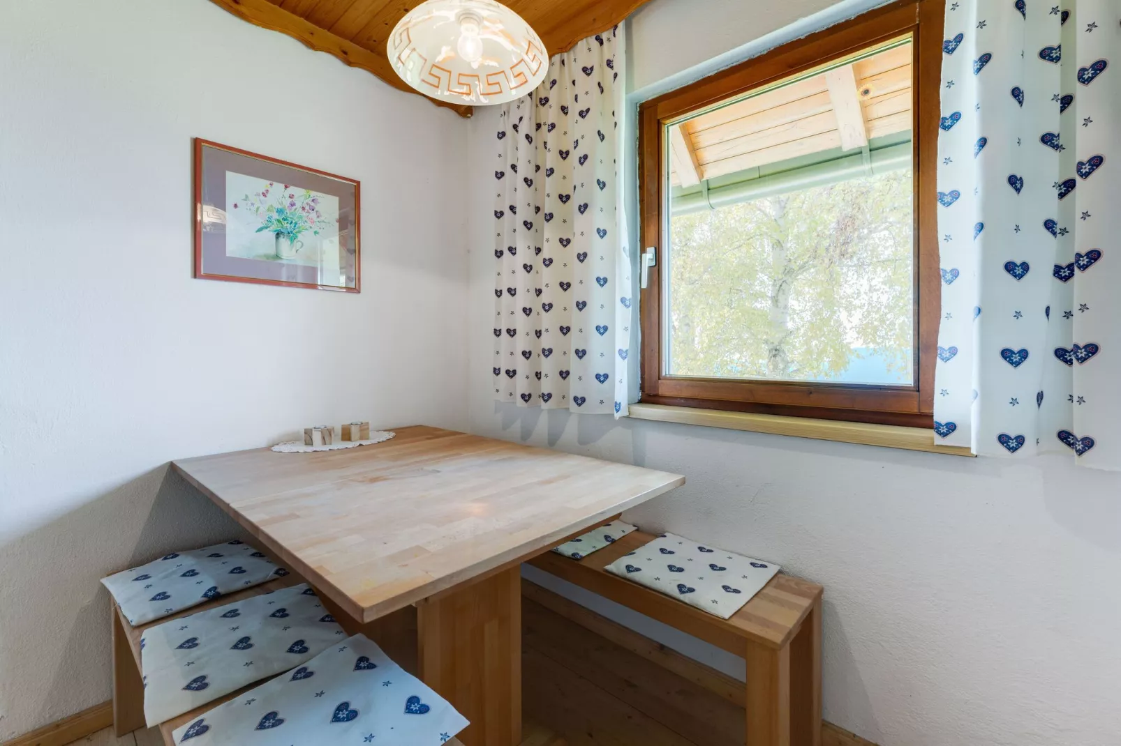 Traunig Hütte-Dining room