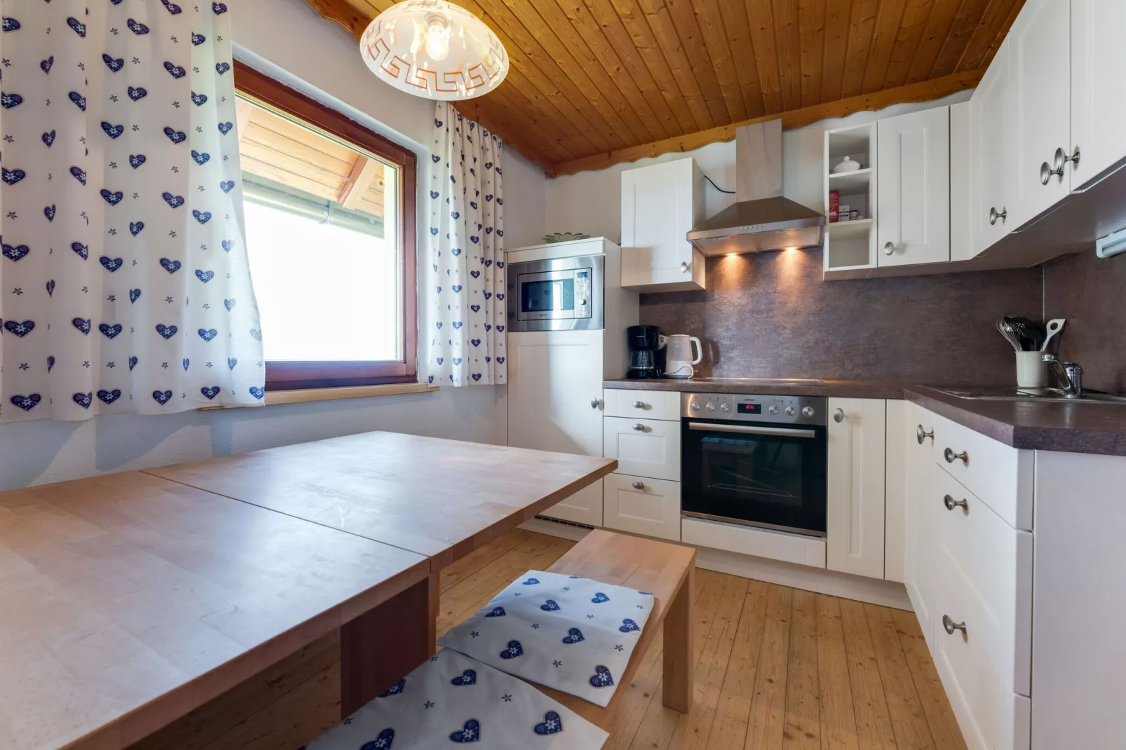 Traunig Hütte-Kitchen
