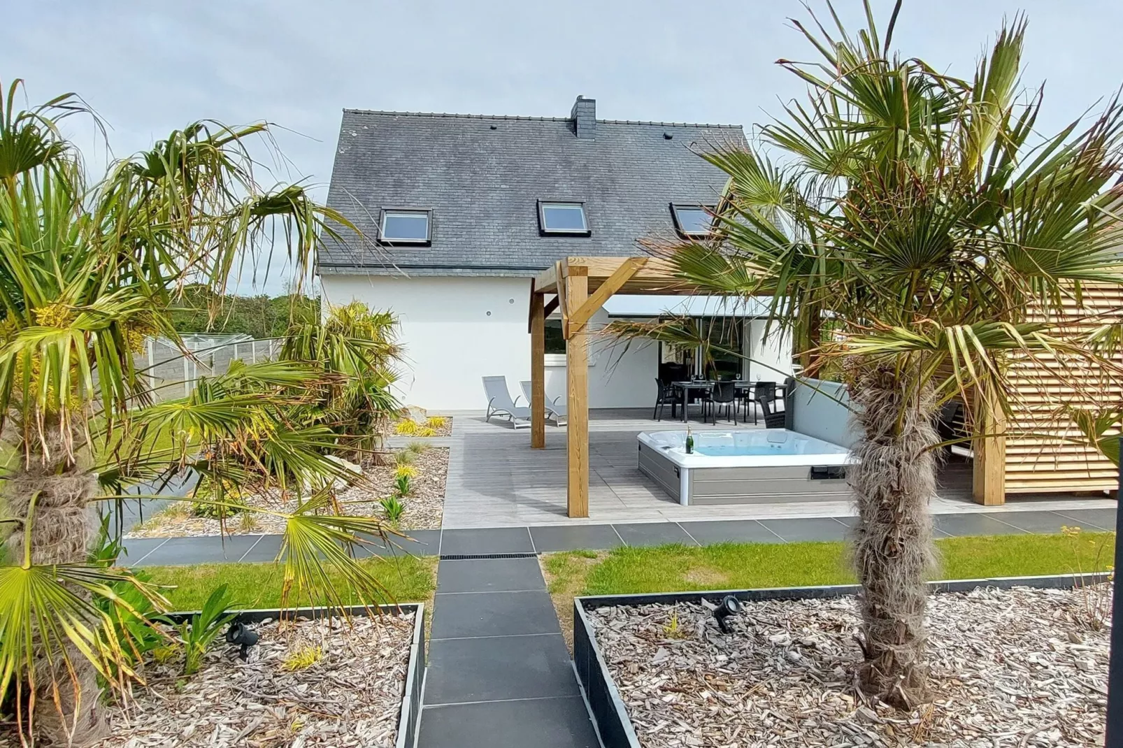 Ferienhaus mit Whirlpool Plouarzel-Exterior summer