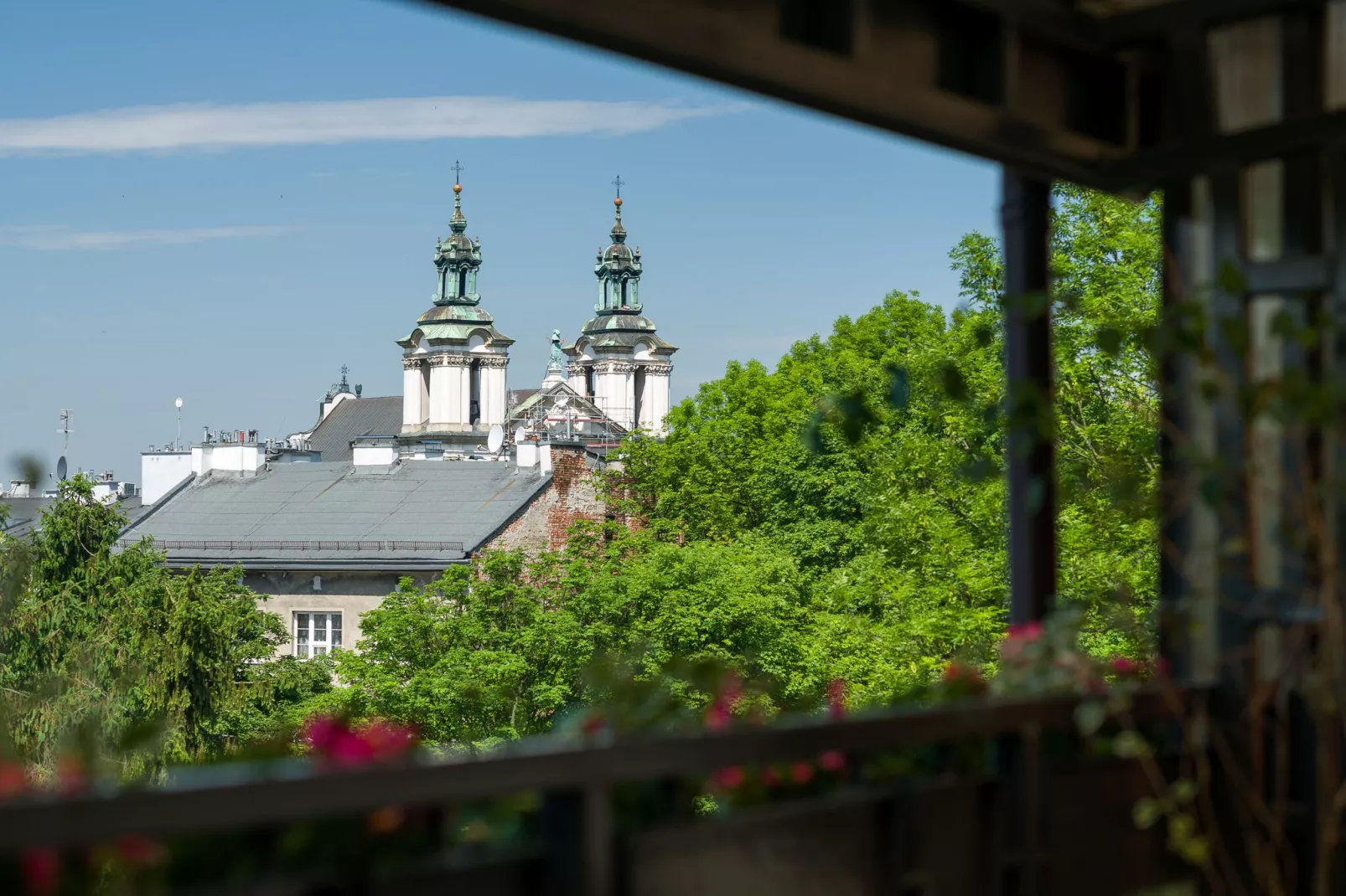 Rainbow apartment-View summer
