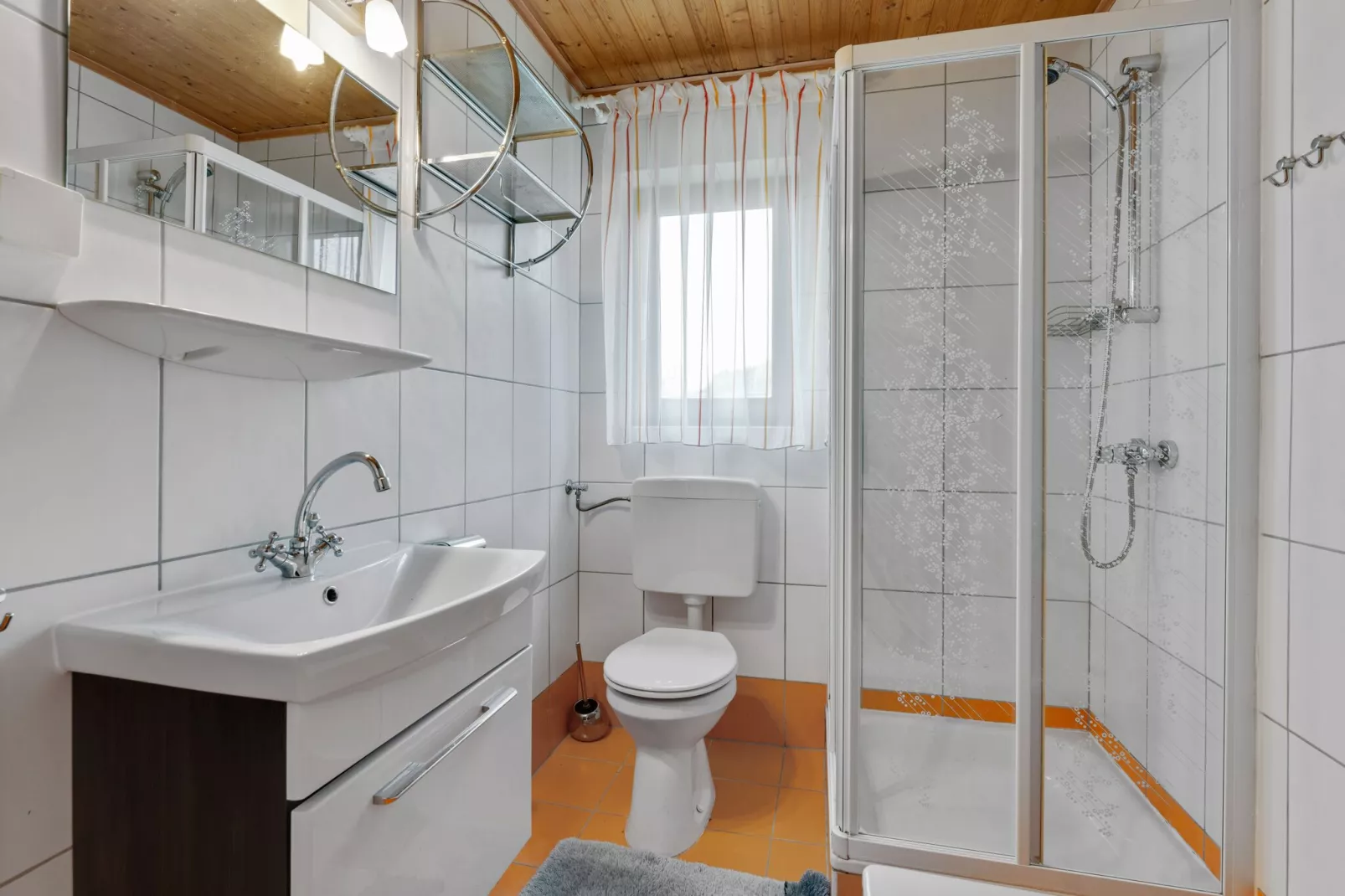 Traunig Hütte-Bathroom