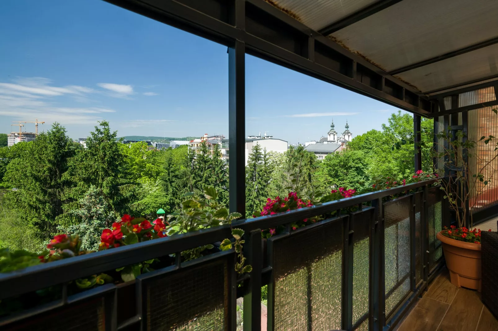 Rainbow apartment-View summer