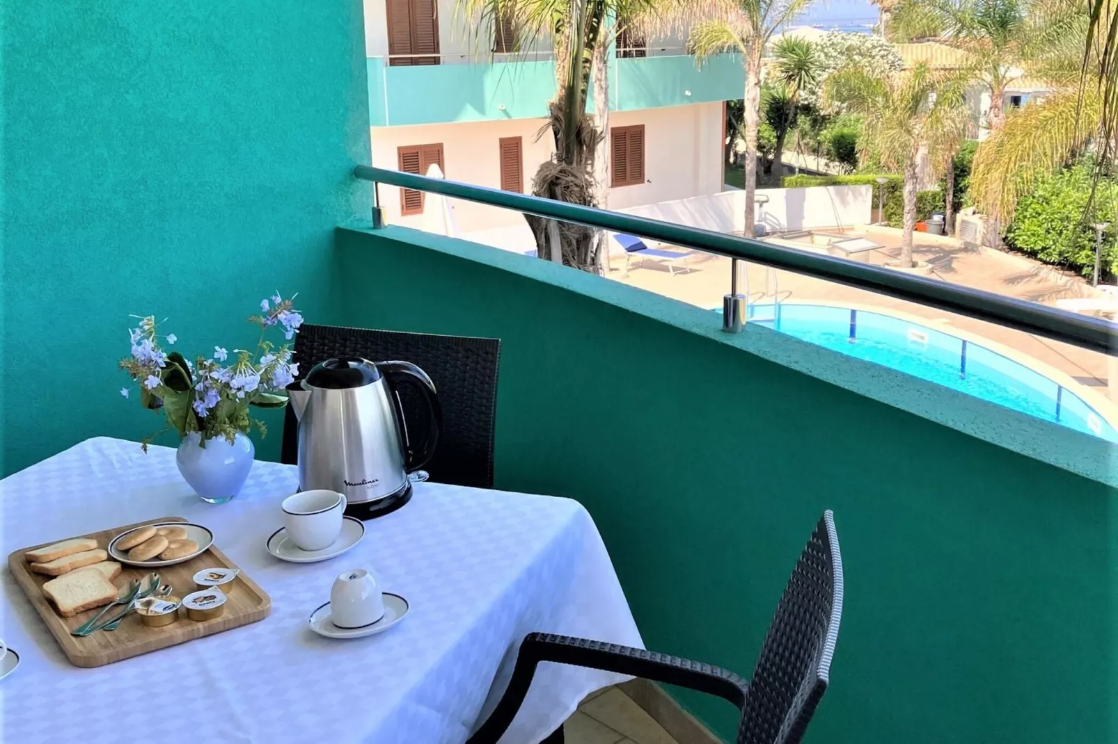 Appartamento Lato Piscina-Terrassenbalkon