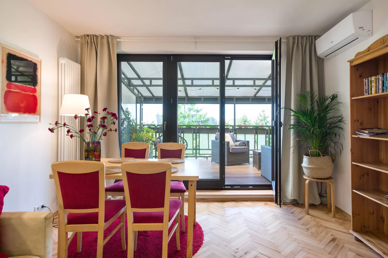 Rainbow apartment-Living room