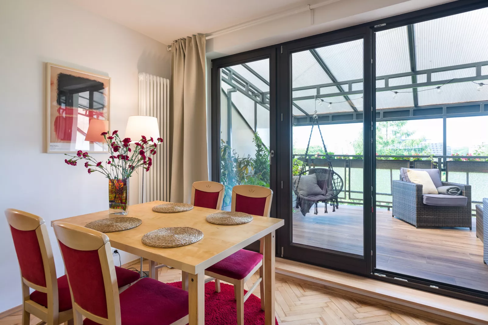 Rainbow apartment-Dining room