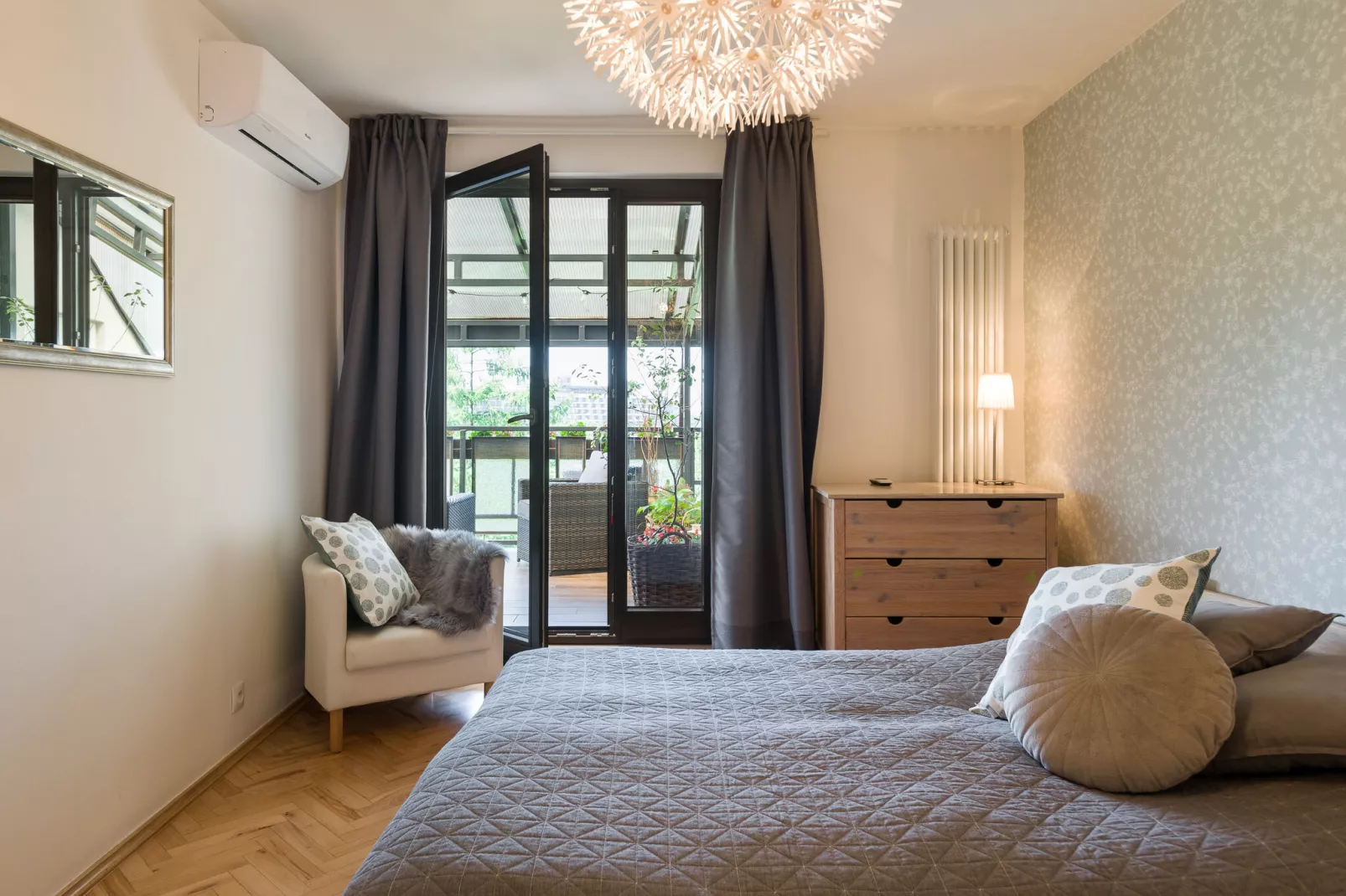 Rainbow apartment-Bedroom