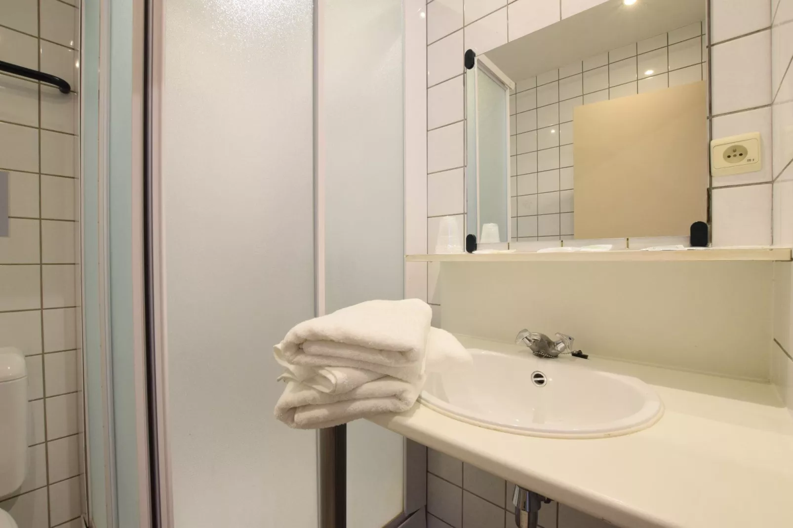 La Blanche Vignerie-Bathroom