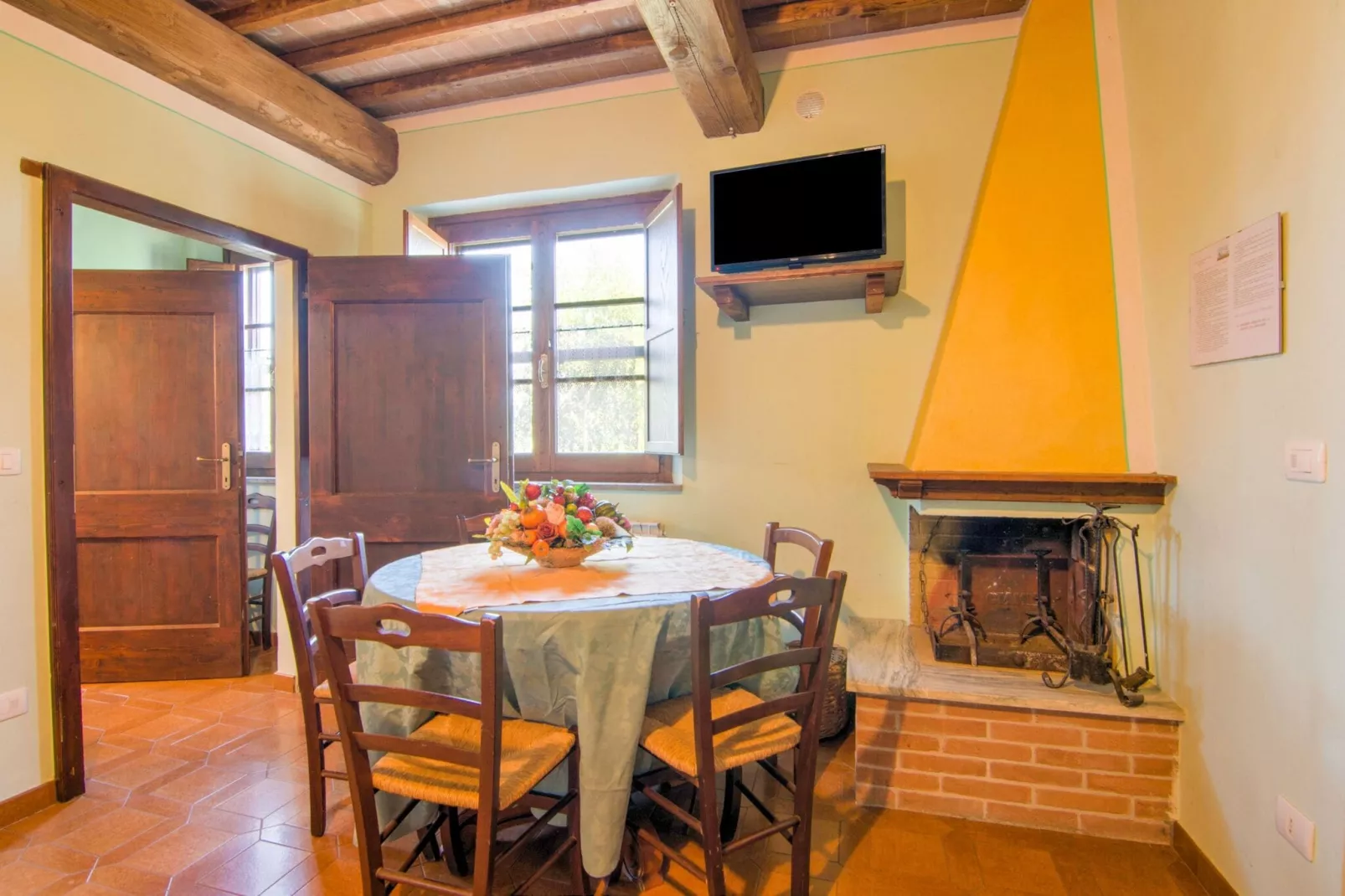 Lacaioli-Dining room