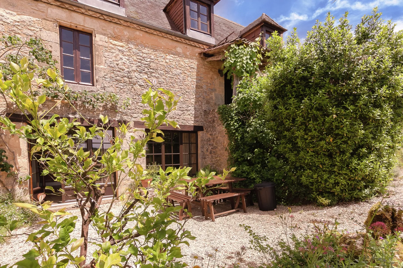 Domaine de la Borderie-Terrace balcony