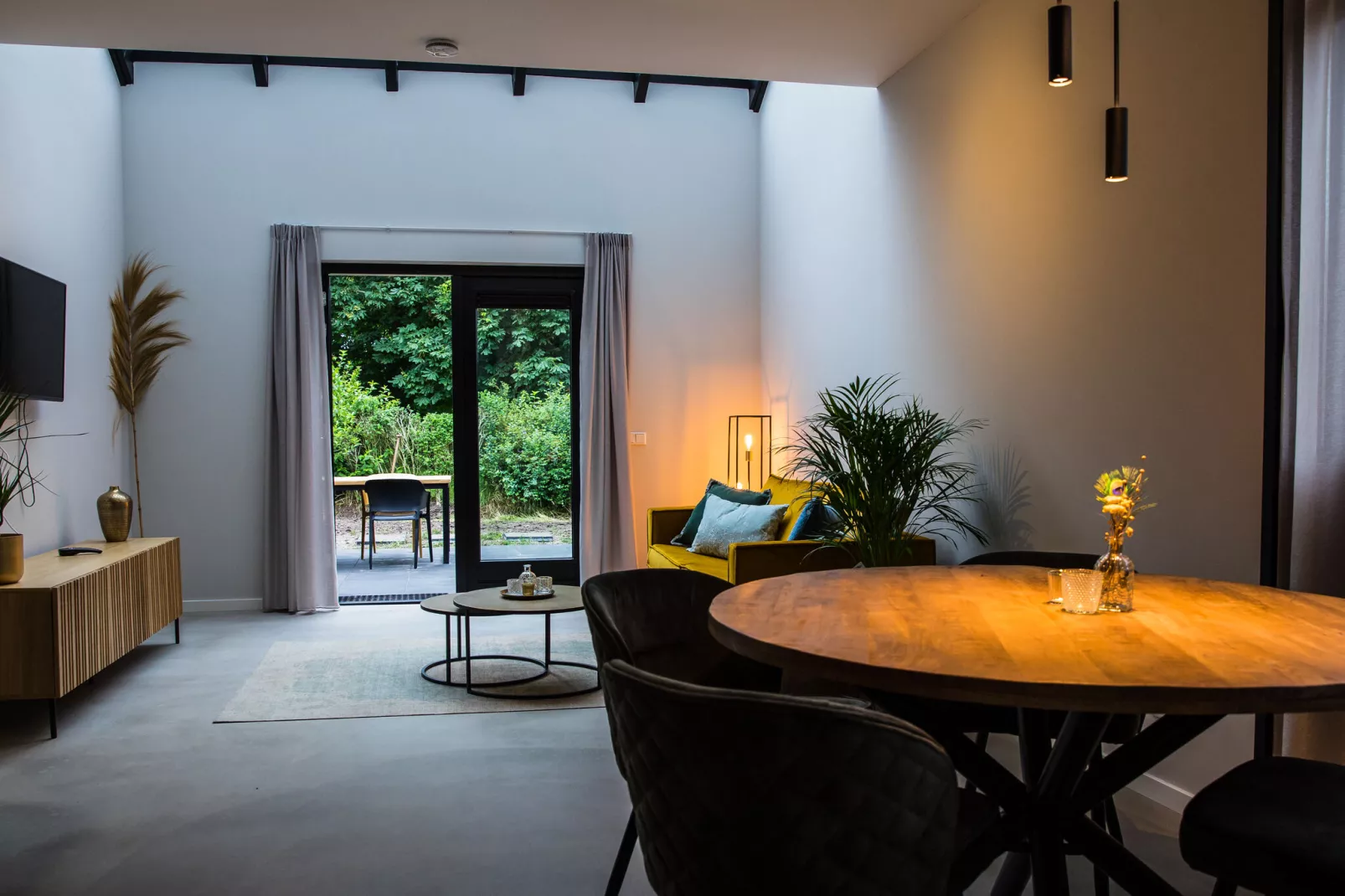 Oranjezon app 4p-Dining room