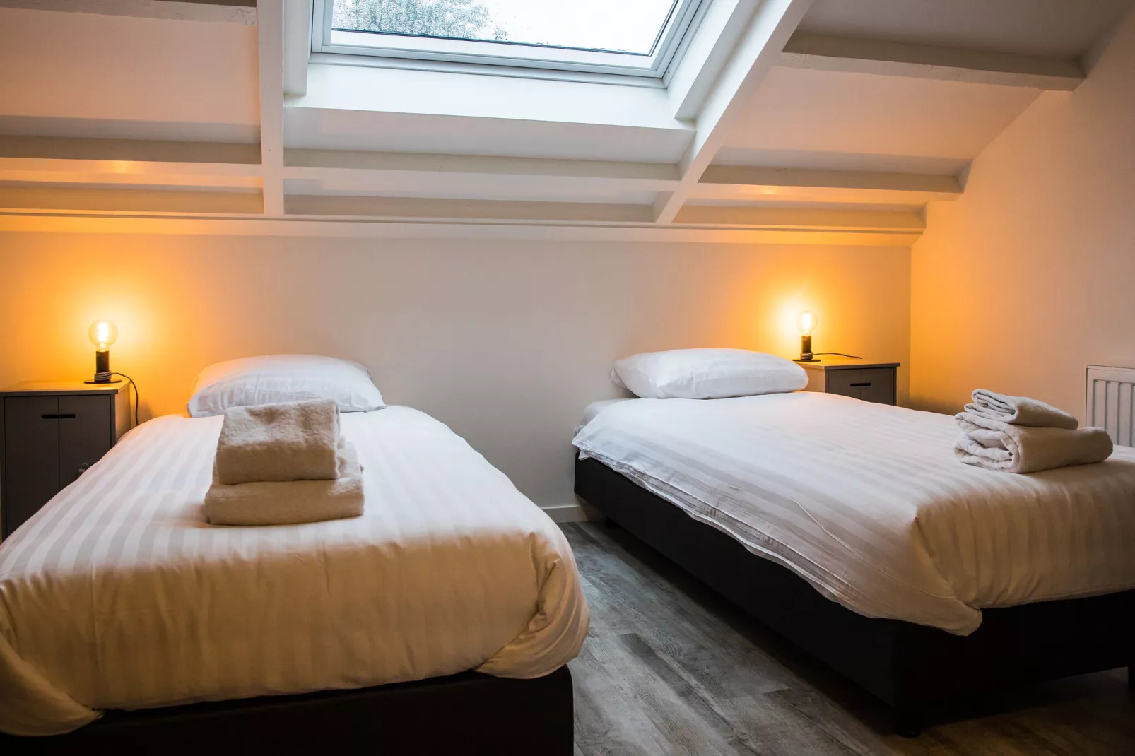 Oranjezon app 4p-Bedroom