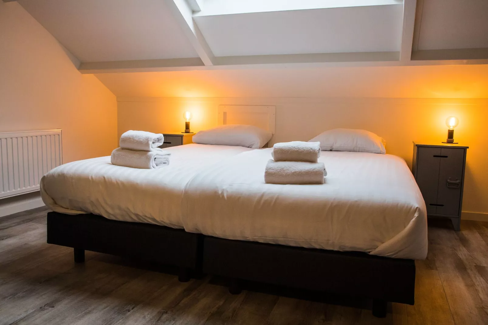 Oranjezon app 4p-Bedroom