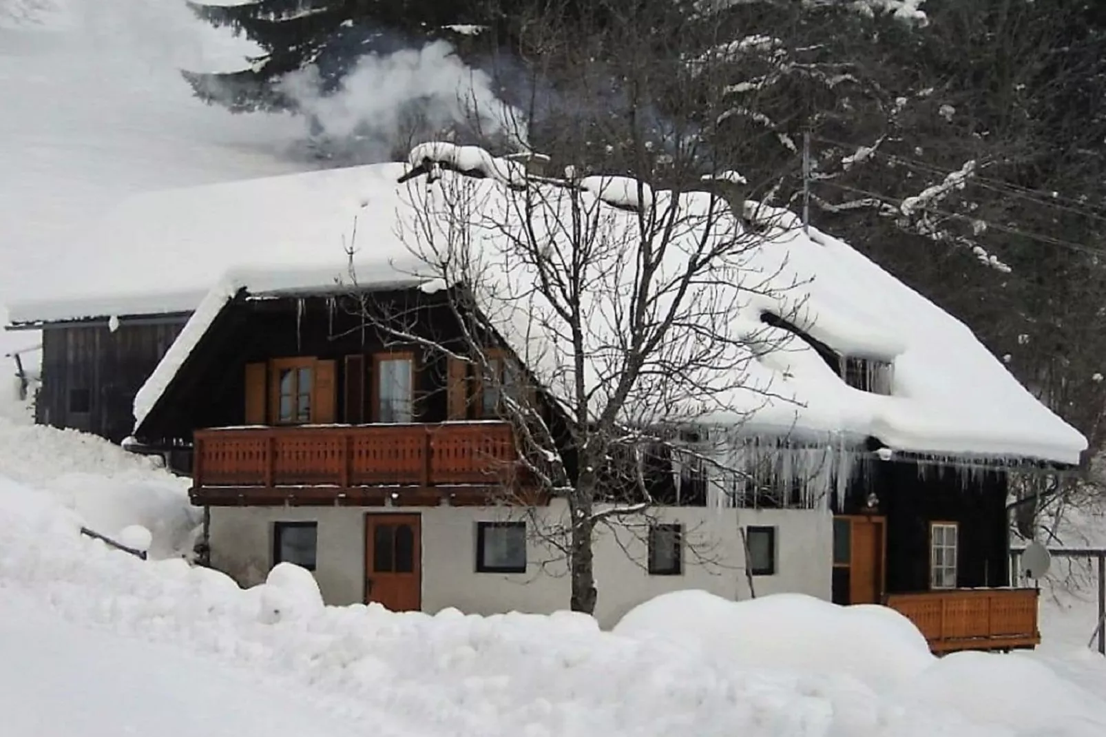 Brentlhütte-Exterior winter