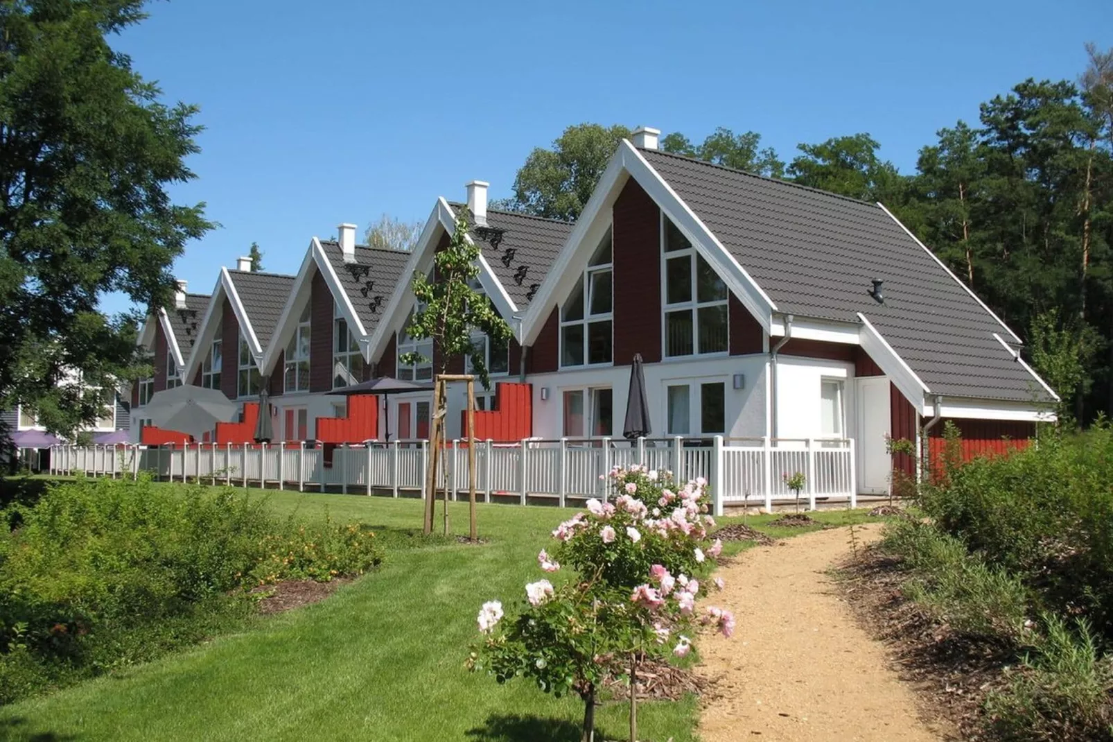 Ferienhaus Falster im Schlosspark-Außenbereich Sommer