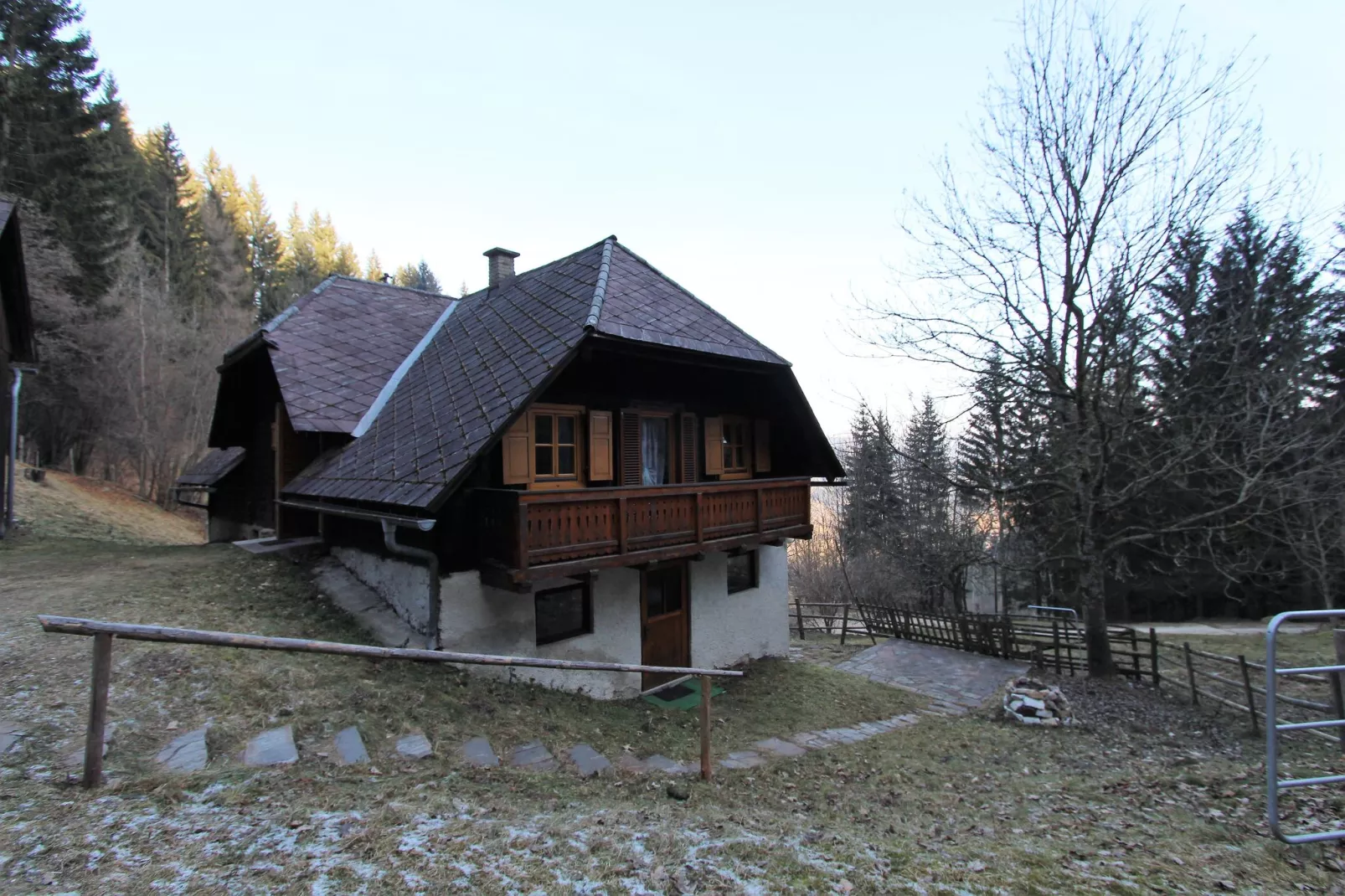 Brentlhütte-Exterior winter