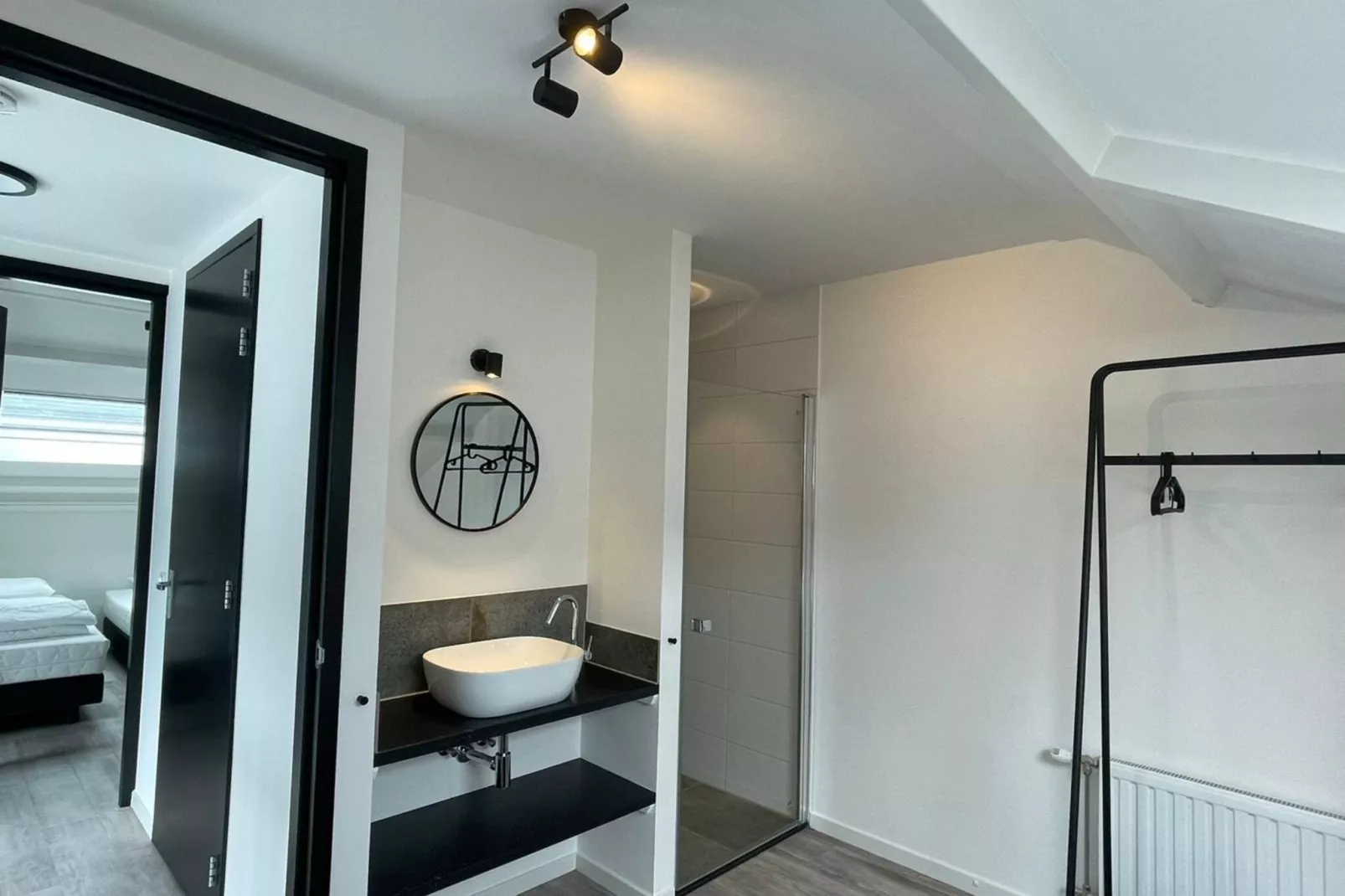 Oranjezon app 6p-Bathroom