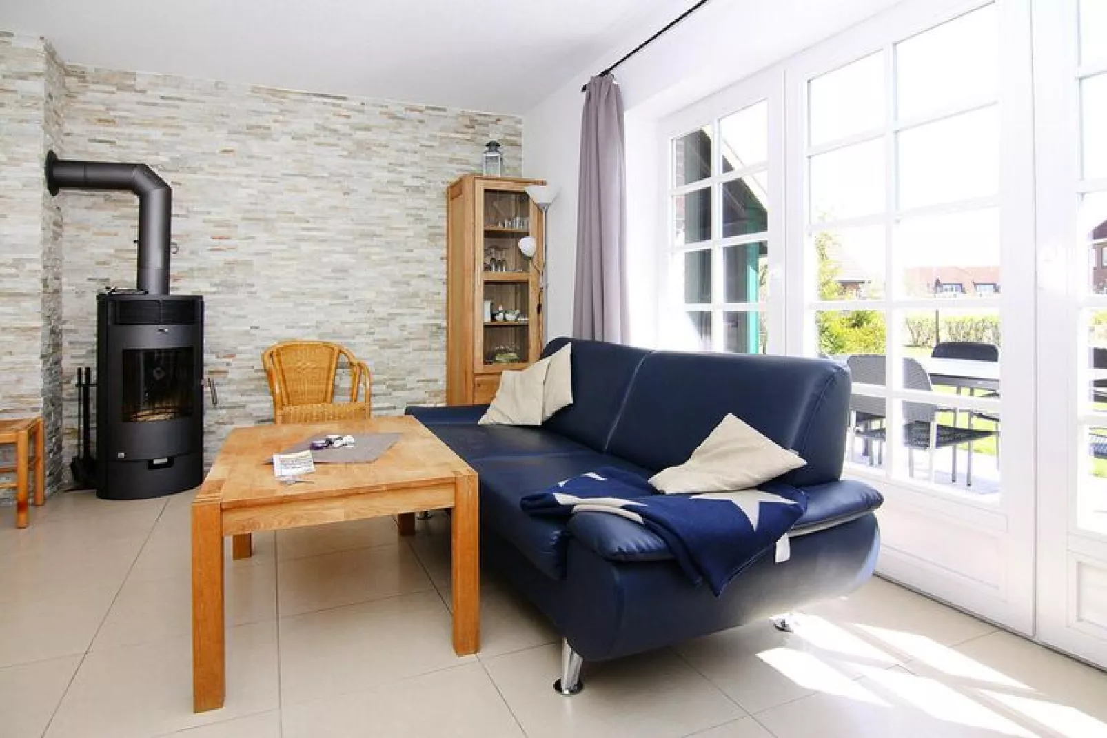 Steert 2-Living room