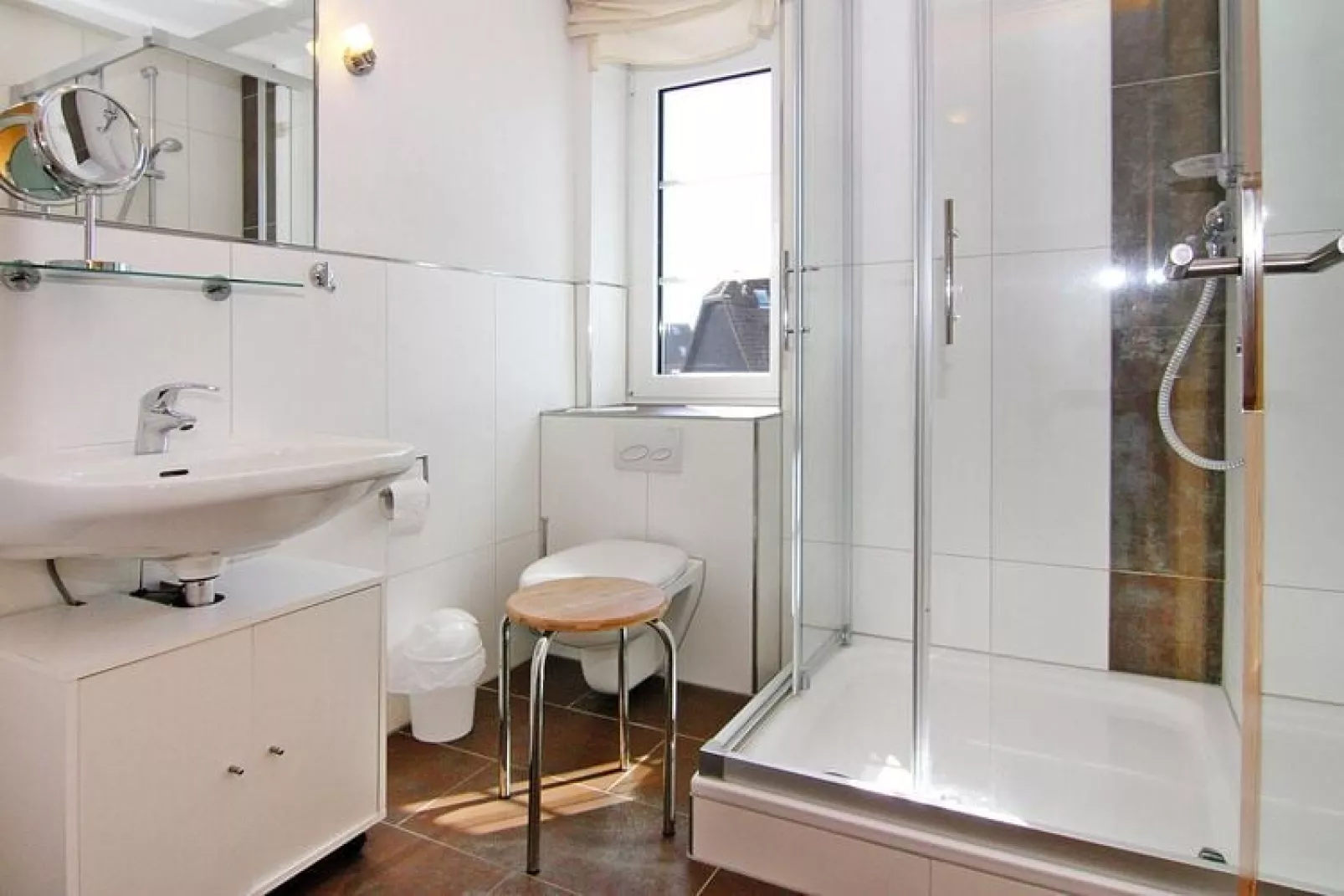 Steert 2-Bathroom