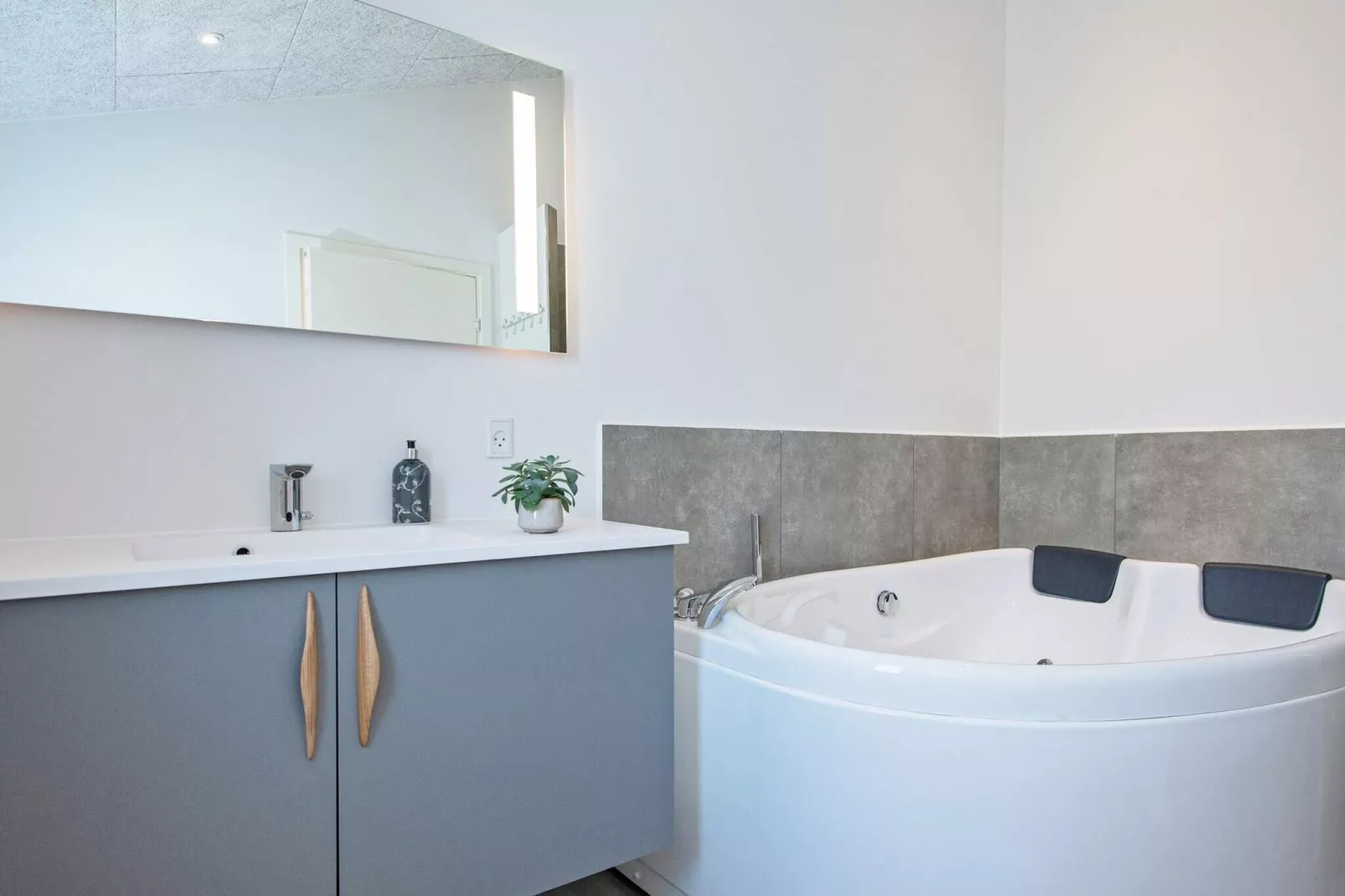 12 person holiday home in Ansager-Spa