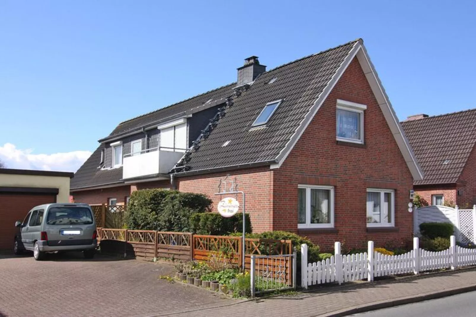 App 1 / 3 Raum App im EG 65 m²-Exterior summer