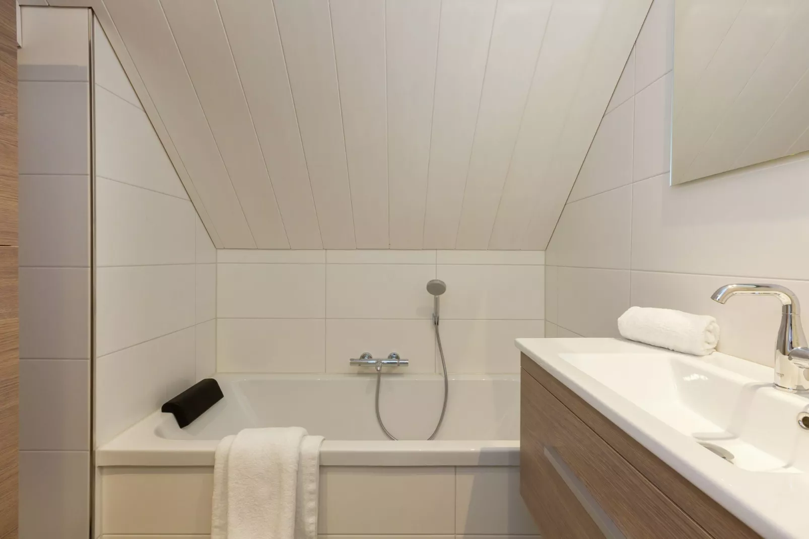 De Zeeuwse Schuur - comfort plus 4 personen-Badezimmer