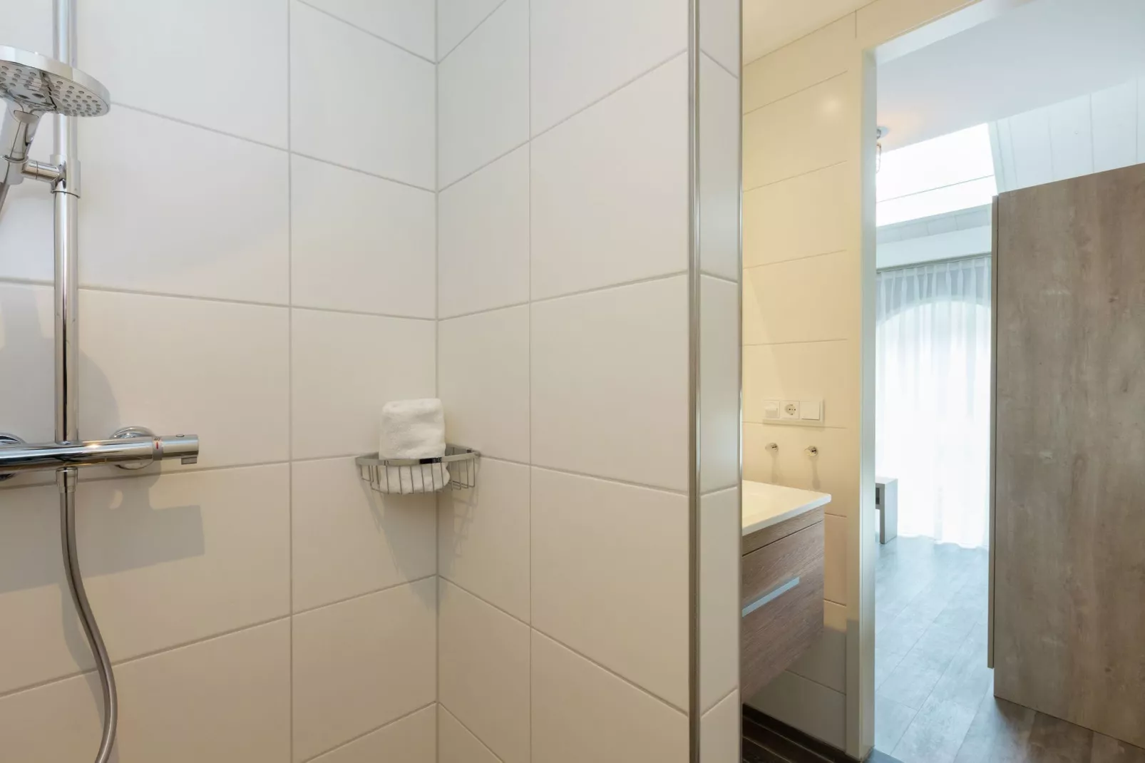 De Zeeuwse Schuur - comfort plus 4 personen-Badezimmer