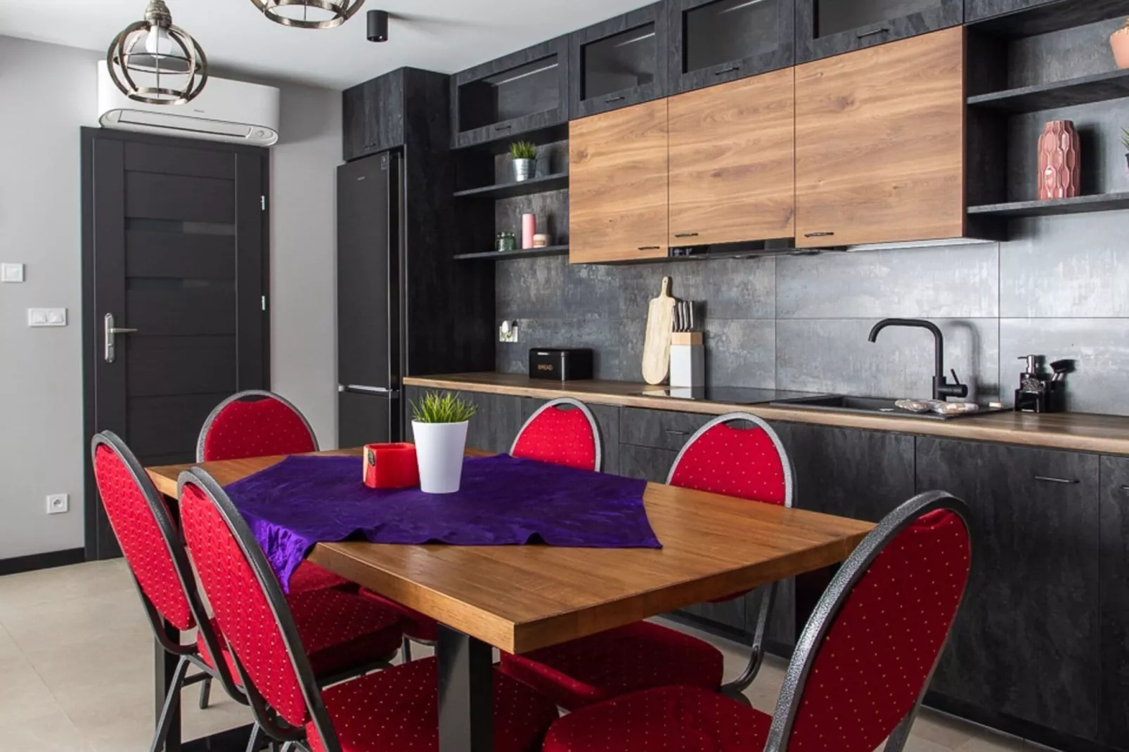 Domek na Wzgórzu-Dining room
