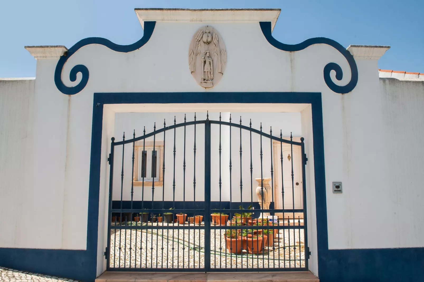 Casa das Pedras-Reception hall