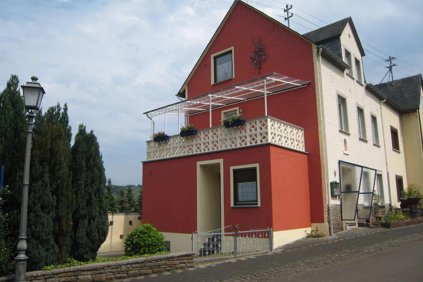 Gruppenhaus Moselblick-Außenbereich Sommer