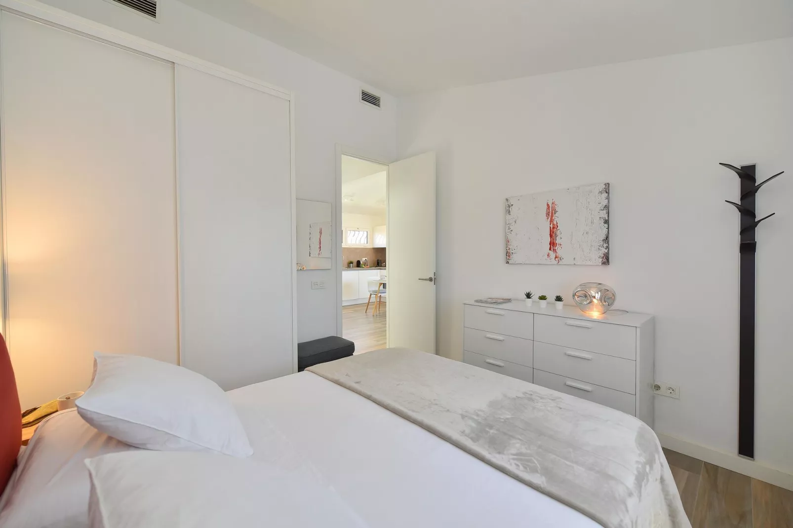 Santa Barbara EMC2-Bedroom