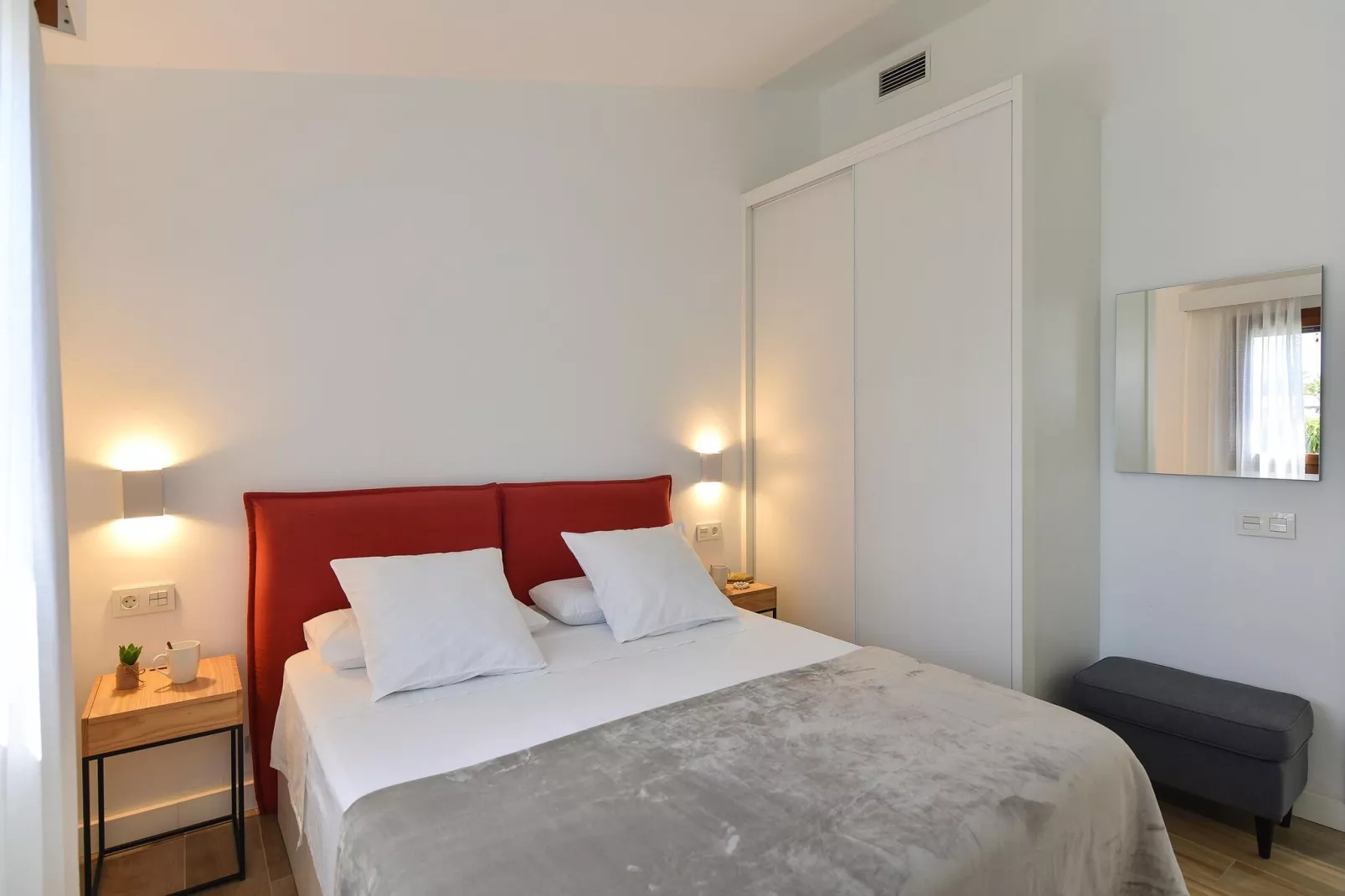 Santa Barbara EMC2-Bedroom
