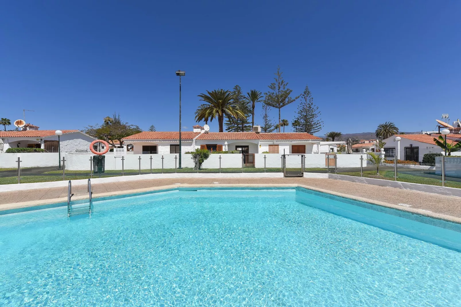 Santa Barbara EMC2-Pool