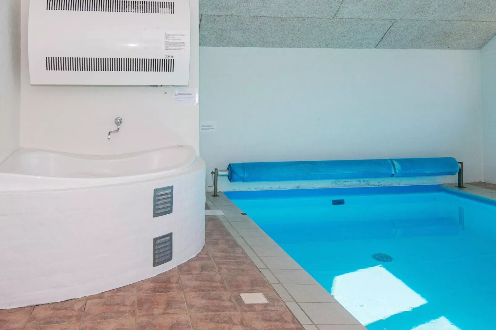 10 person holiday home in Ringkøbing-Pool