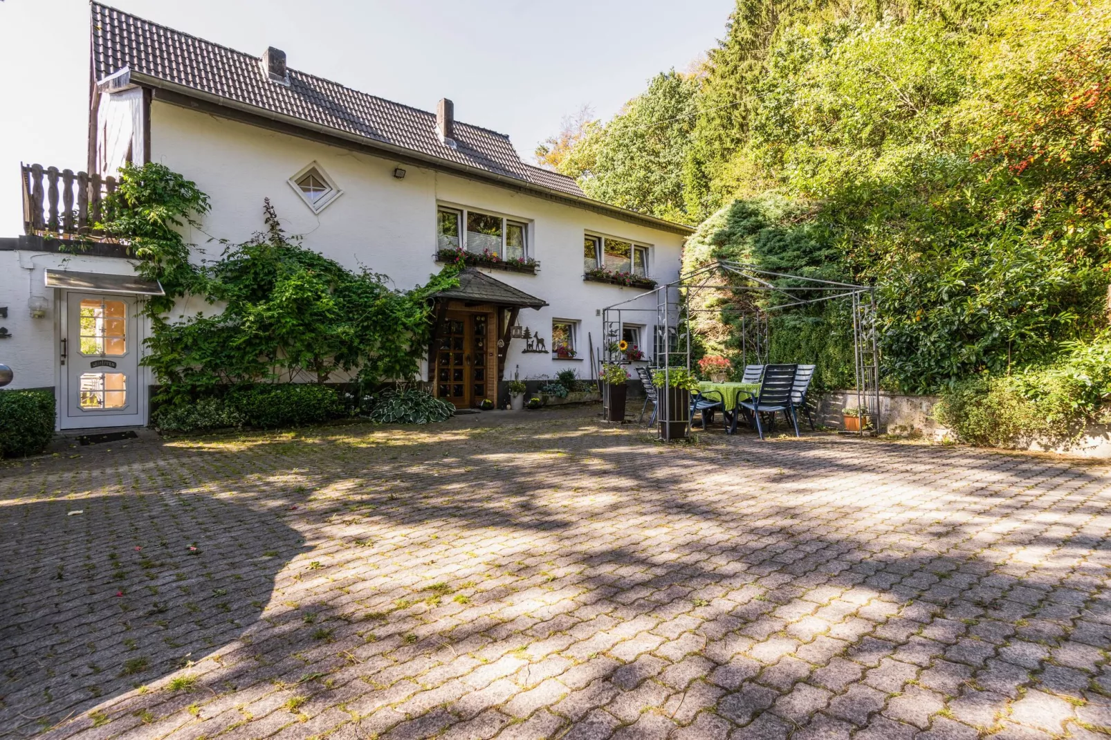 Hardebusch-Exterior summer