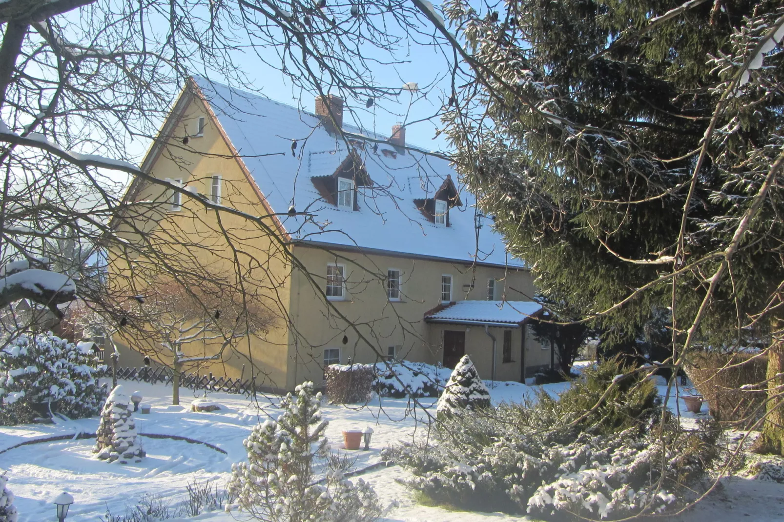 Dolina Bobru-Exterior winter