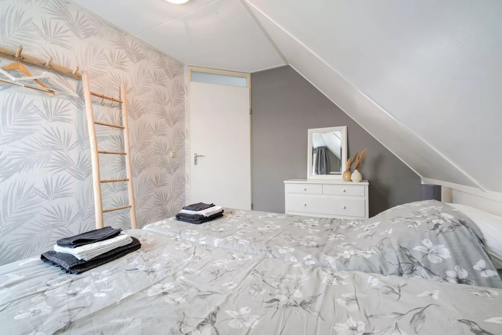 Zonnig Hosterwold-Bedroom