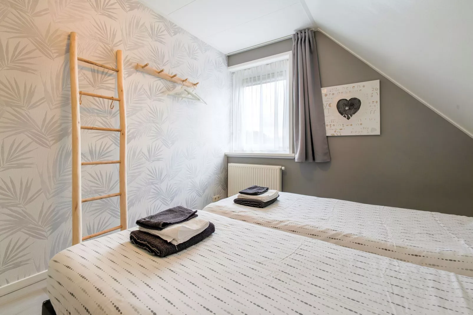 Zonnig Hosterwold-Bedroom