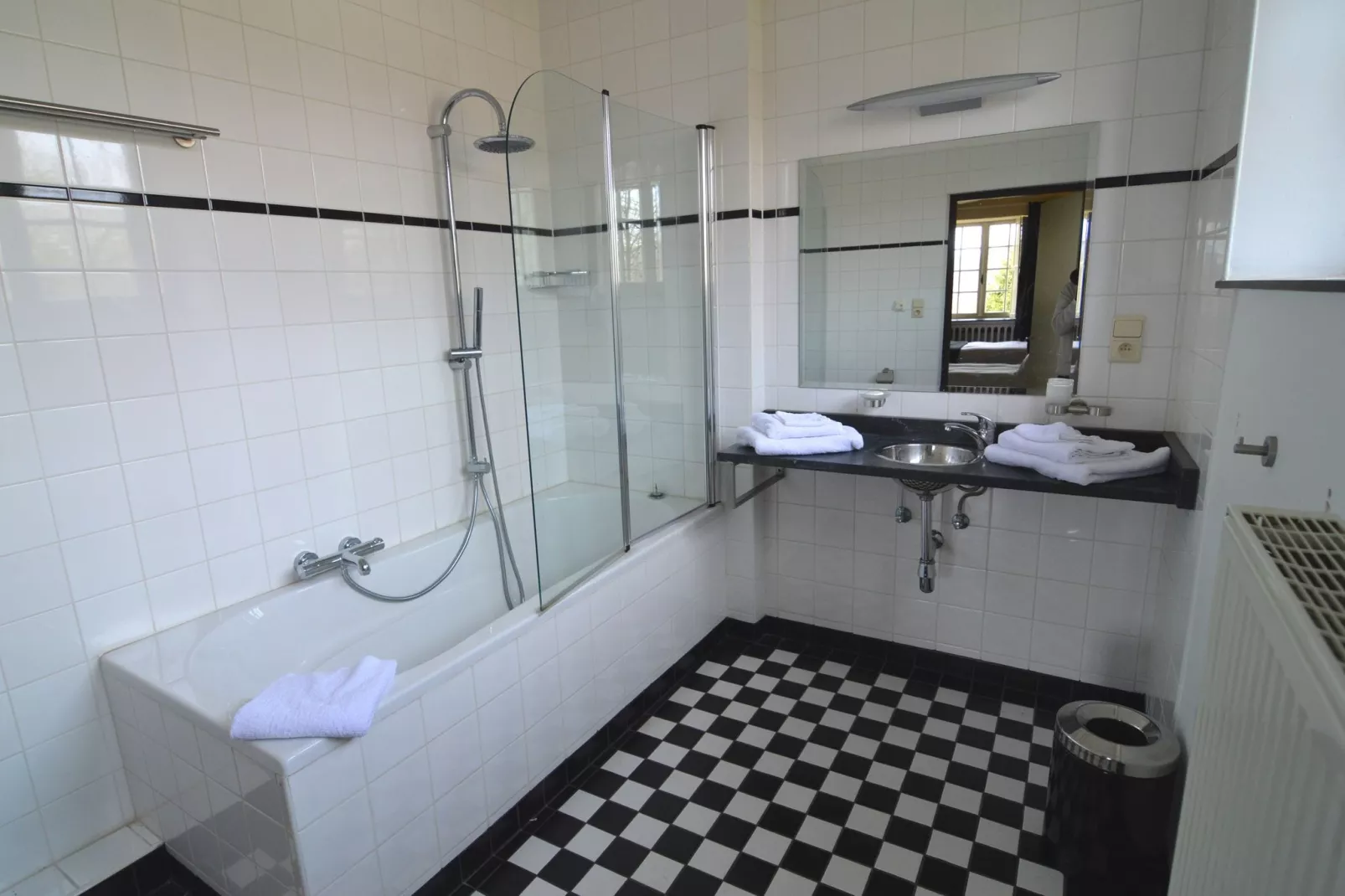 Mess des Officiers-Bathroom