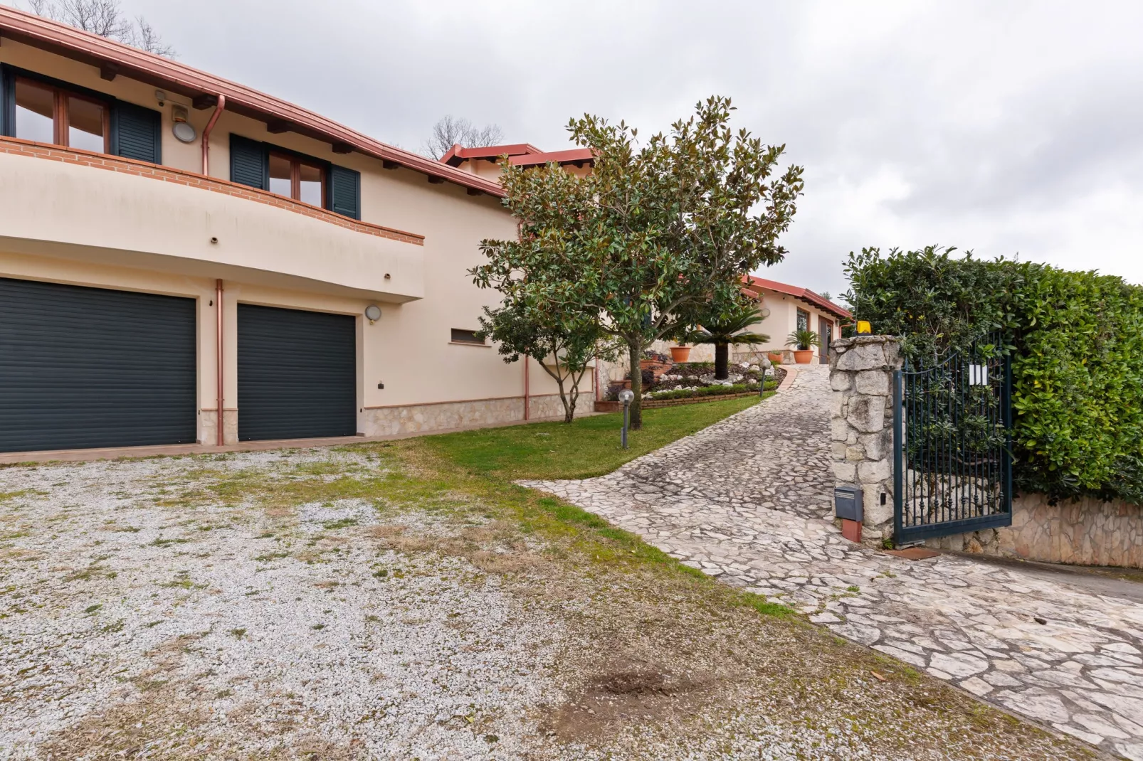 Villa d'Aquino-Extérieur été
