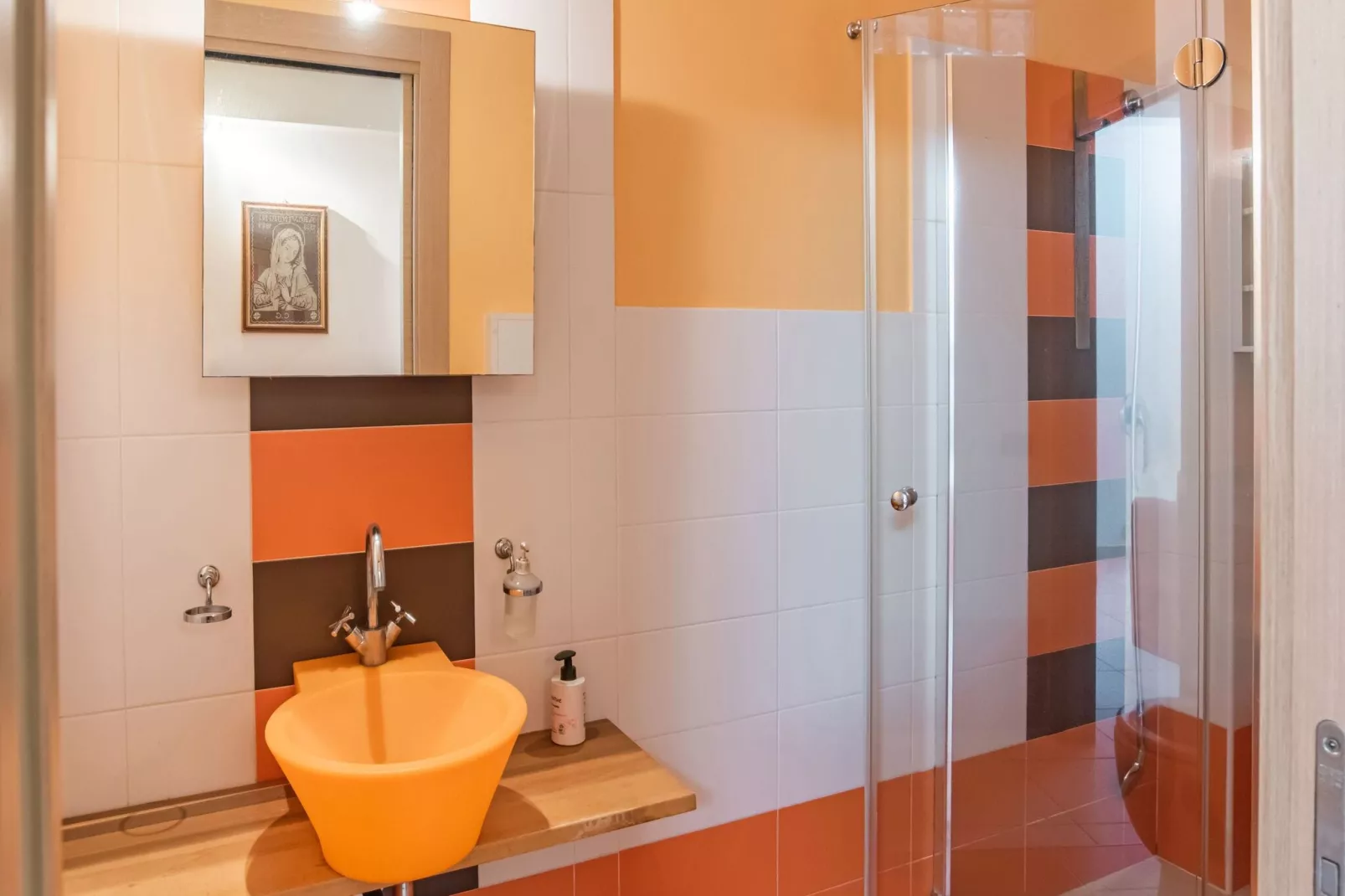 Zaffiro-Bathroom