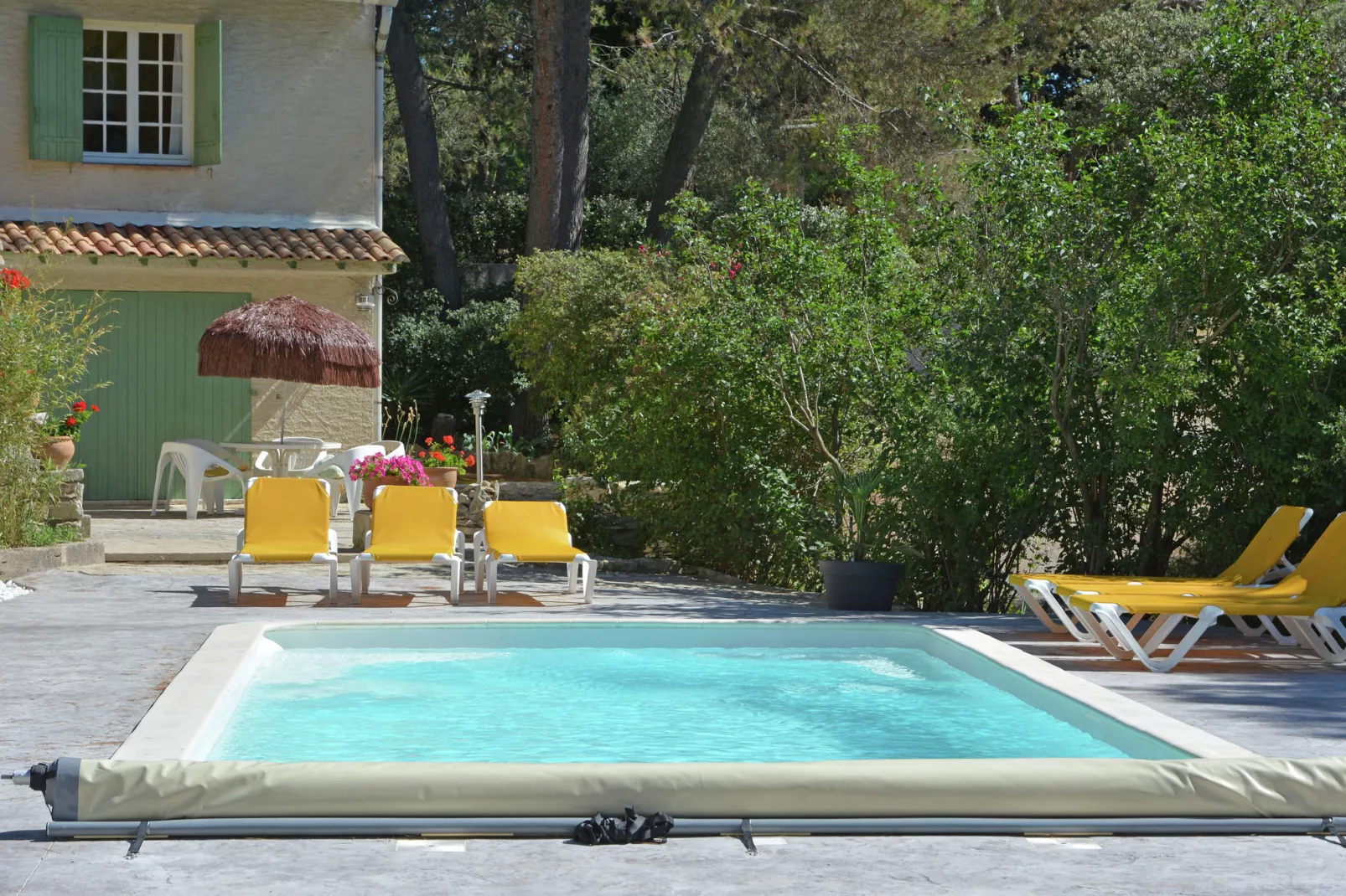 La maison des Écureuils-Schwimmbad
