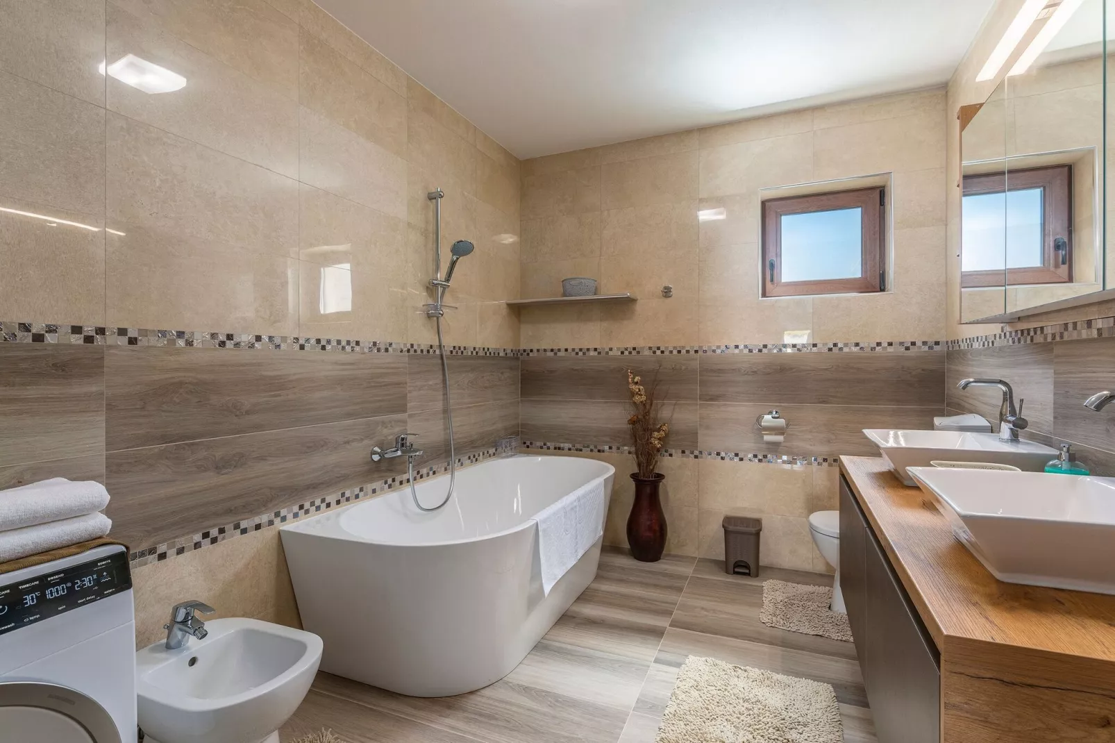 Sarah-Bathroom