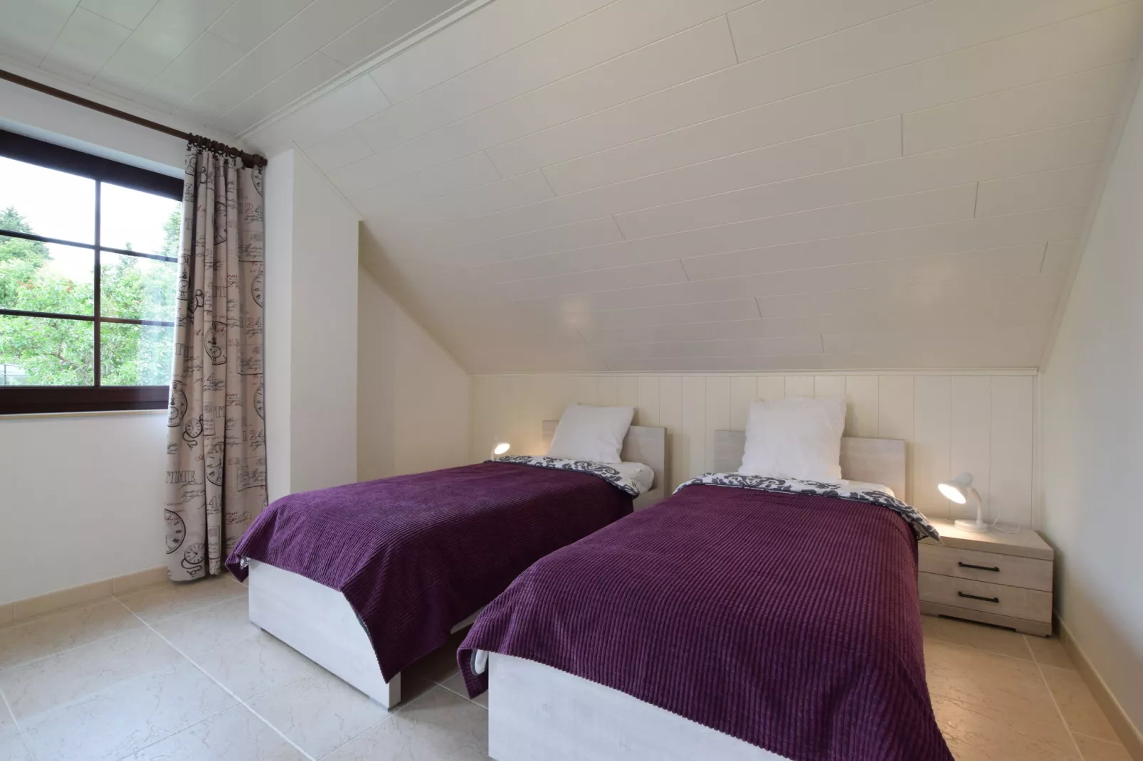 Les Cherbins-Schlafzimmer